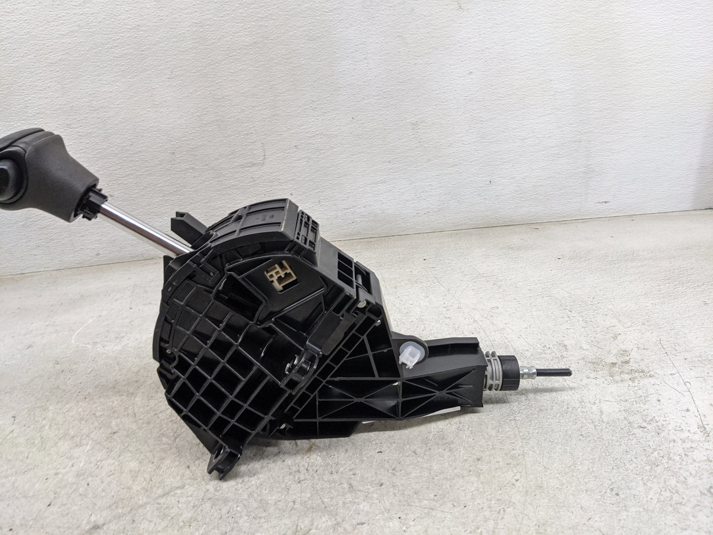 2021 Toyota Sienna Floor Console Assembly Shifter - Oemusedautoparts1.com