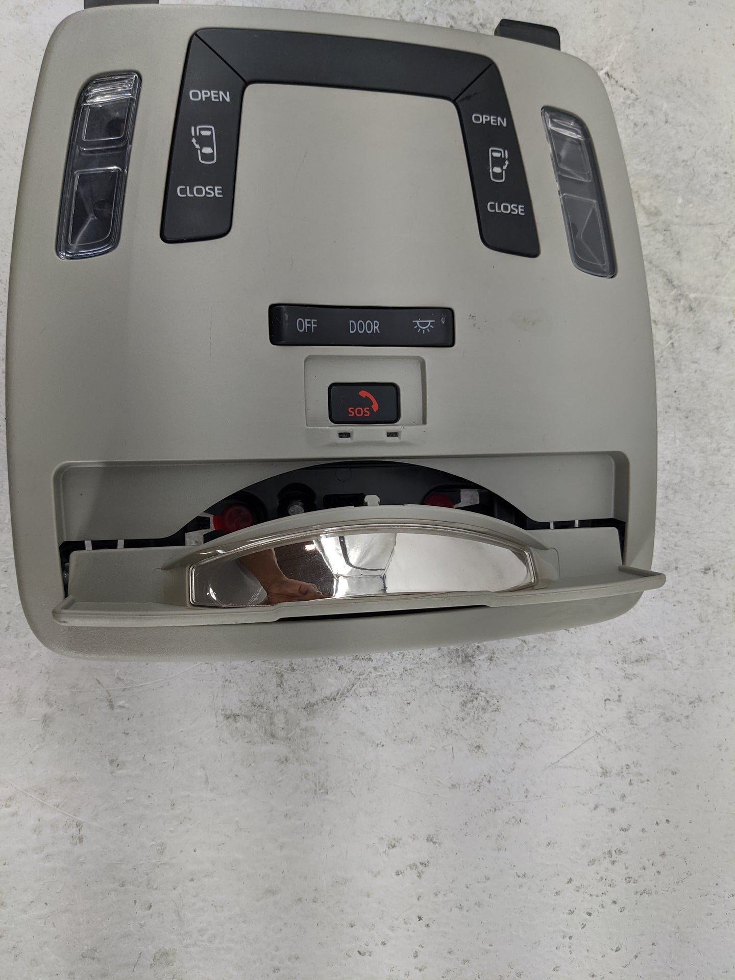 2021-2022 Toyota Sienna Overhead Console W/rear Climate Control Tan - Oemusedautoparts1.com