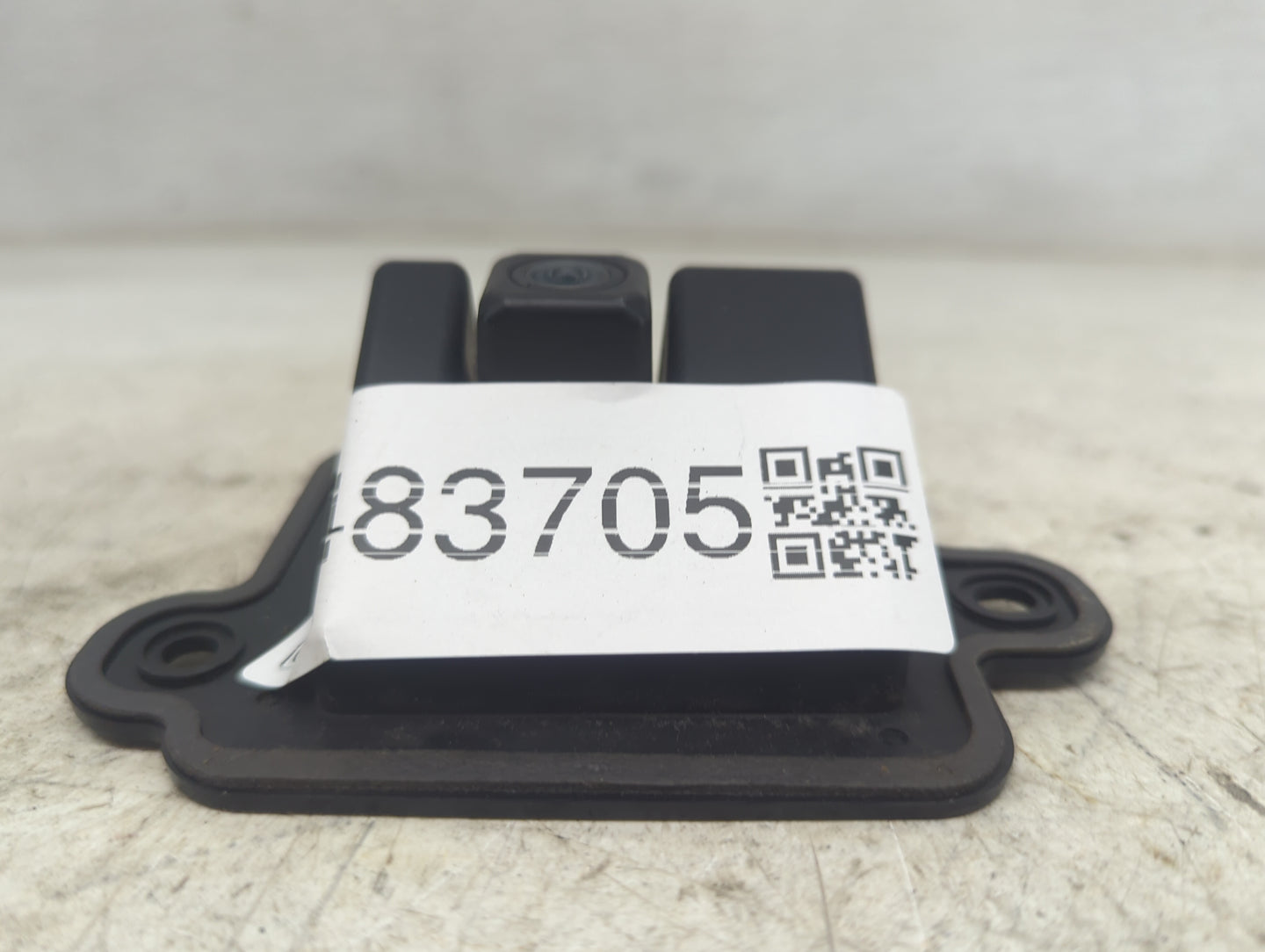 2021-2022 Toyota Sienna Backup Camera Or Backup Sensor Black - Oemusedautoparts1.com