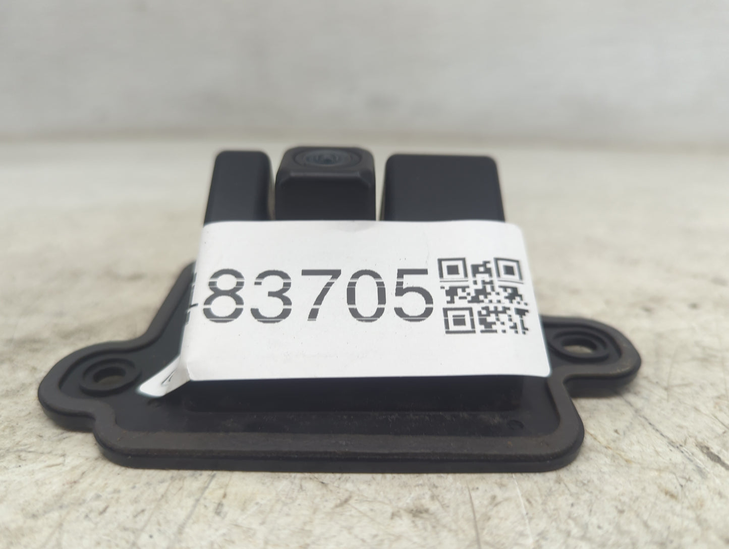 2021-2022 Toyota Sienna Backup Camera Or Backup Sensor Black - Oemusedautoparts1.com