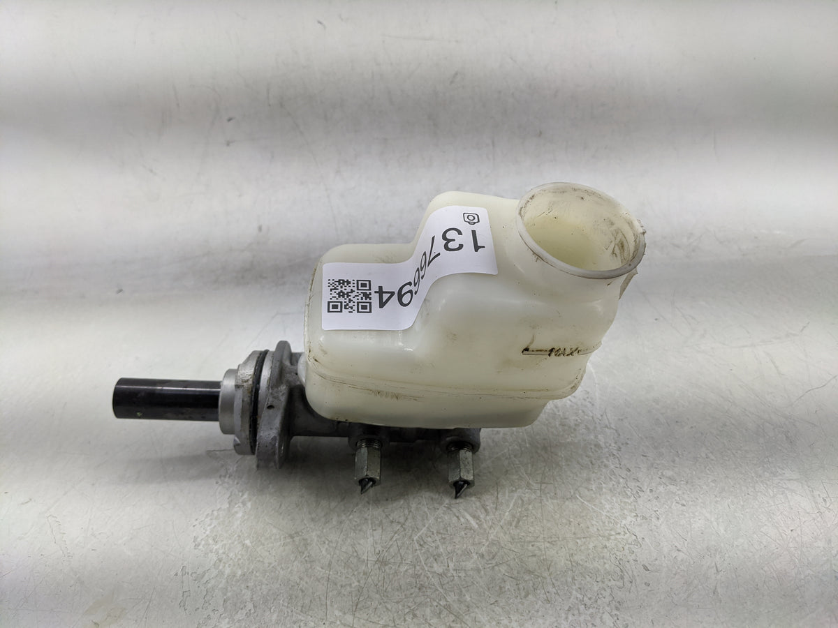 2009-2022 Toyota Tacoma Brake Master Cylinder 1376694 - Oemusedautoparts1.com