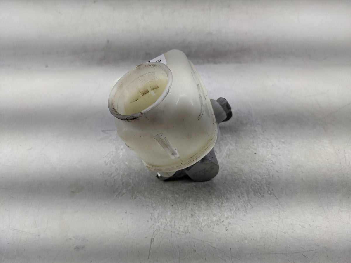 2009-2022 Toyota Tacoma Brake Master Cylinder 1376694 - Oemusedautoparts1.com