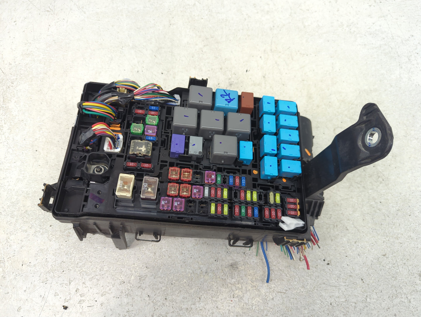 2021 Toyota Tacoma Fusebox Fuse Box Panel Relay Module Fits OEM Used Auto Parts - Oemusedautoparts1.com