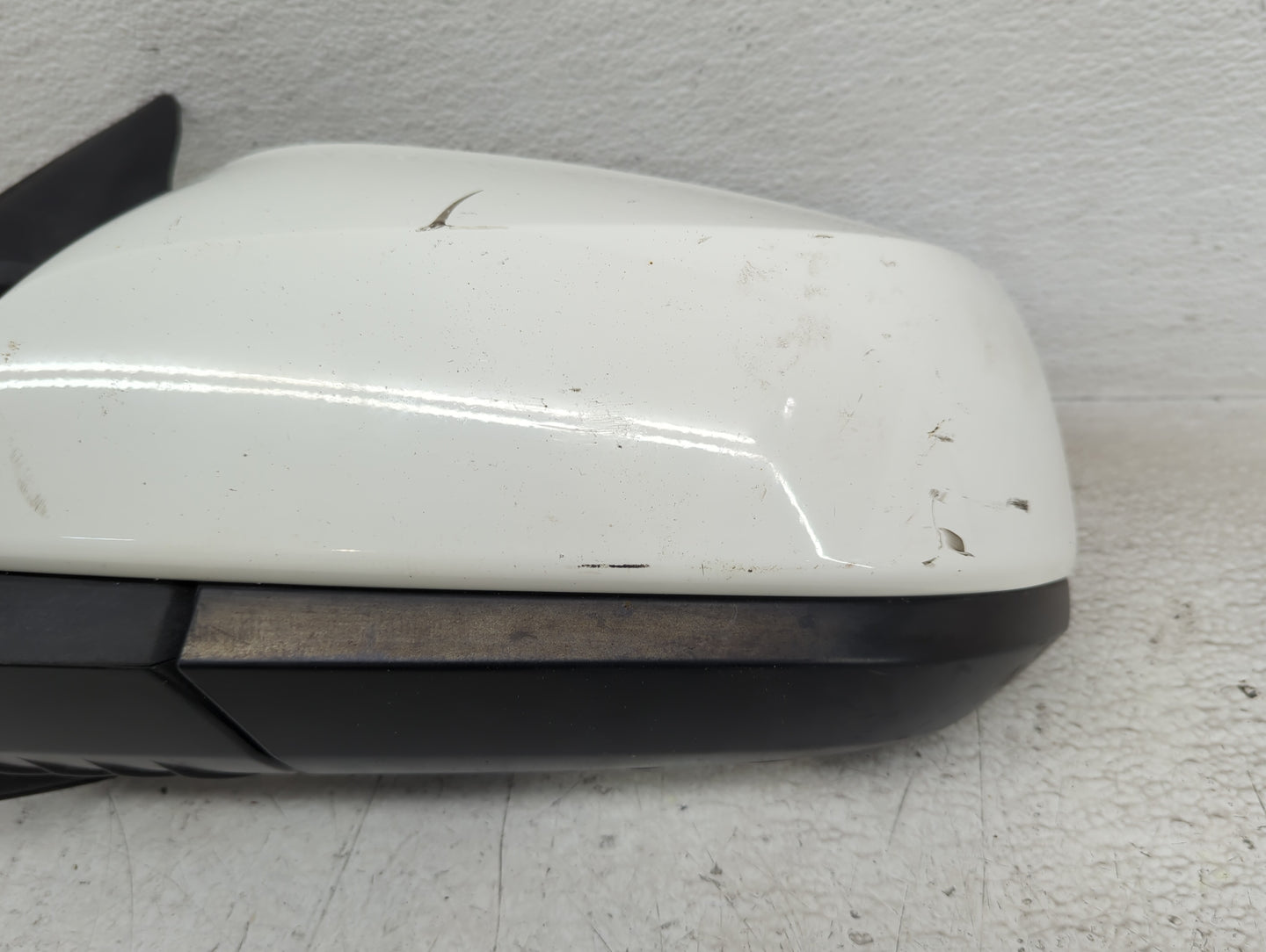 2016-2022 Toyota Tacoma Driver Side View Mirror - Left Door Mirror OEM Used - Oemusedautoparts1.com