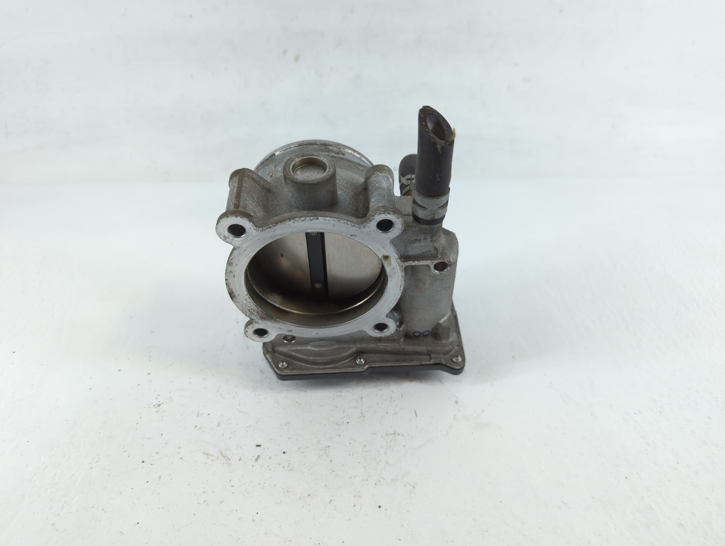 2016-2022 Toyota Tacoma Throttle Body P/N:22030-0P060 Fits Fits 2016 2017 2018 2019 2020 2021 2022 OEM Used Auto Parts - Oem