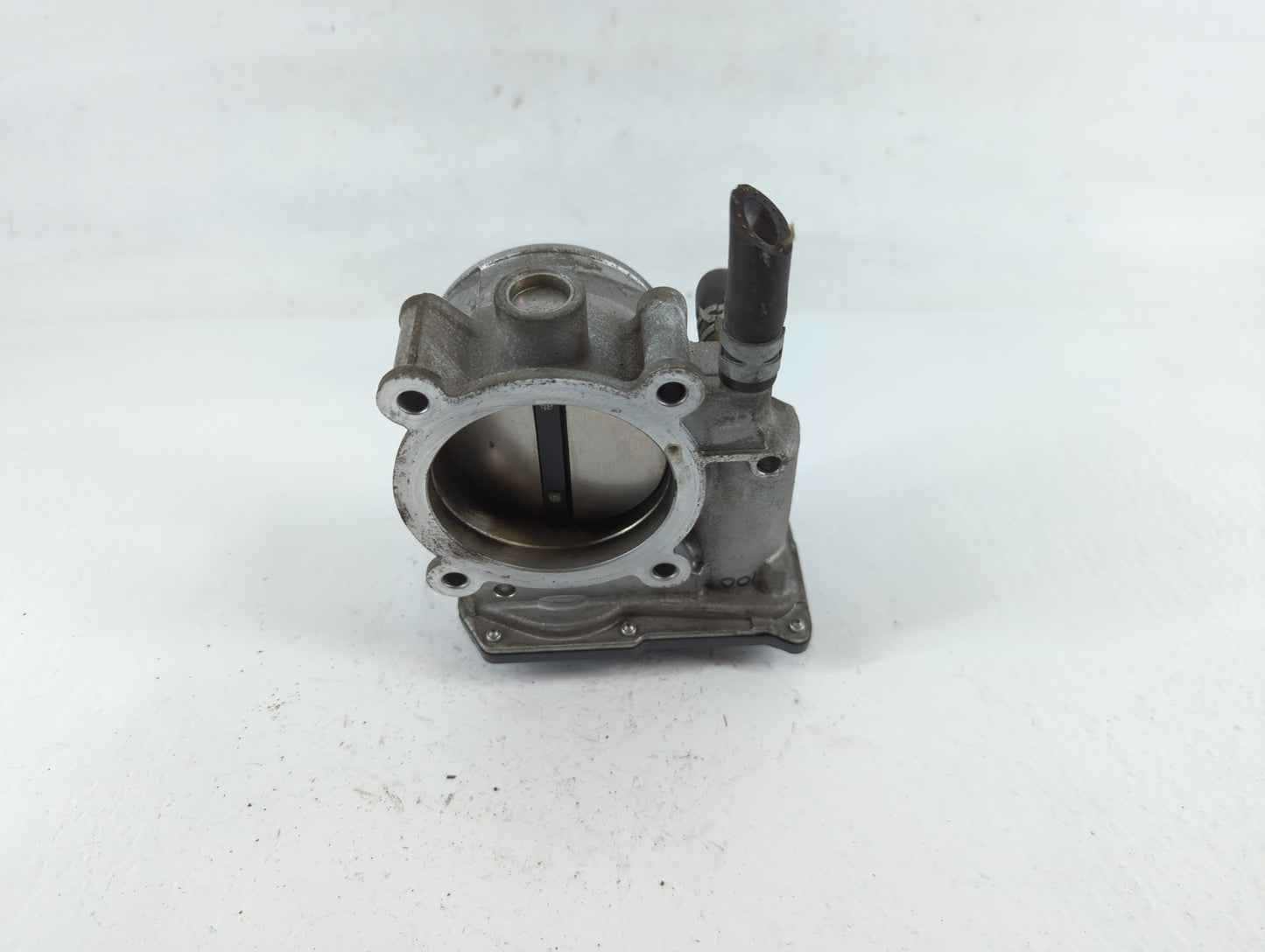 2016-2022 Toyota Tacoma Throttle Body P/N:22030-0P060 Fits Fits 2016 2017 2018 2019 2020 2021 2022 OEM Used Auto Parts - Oem