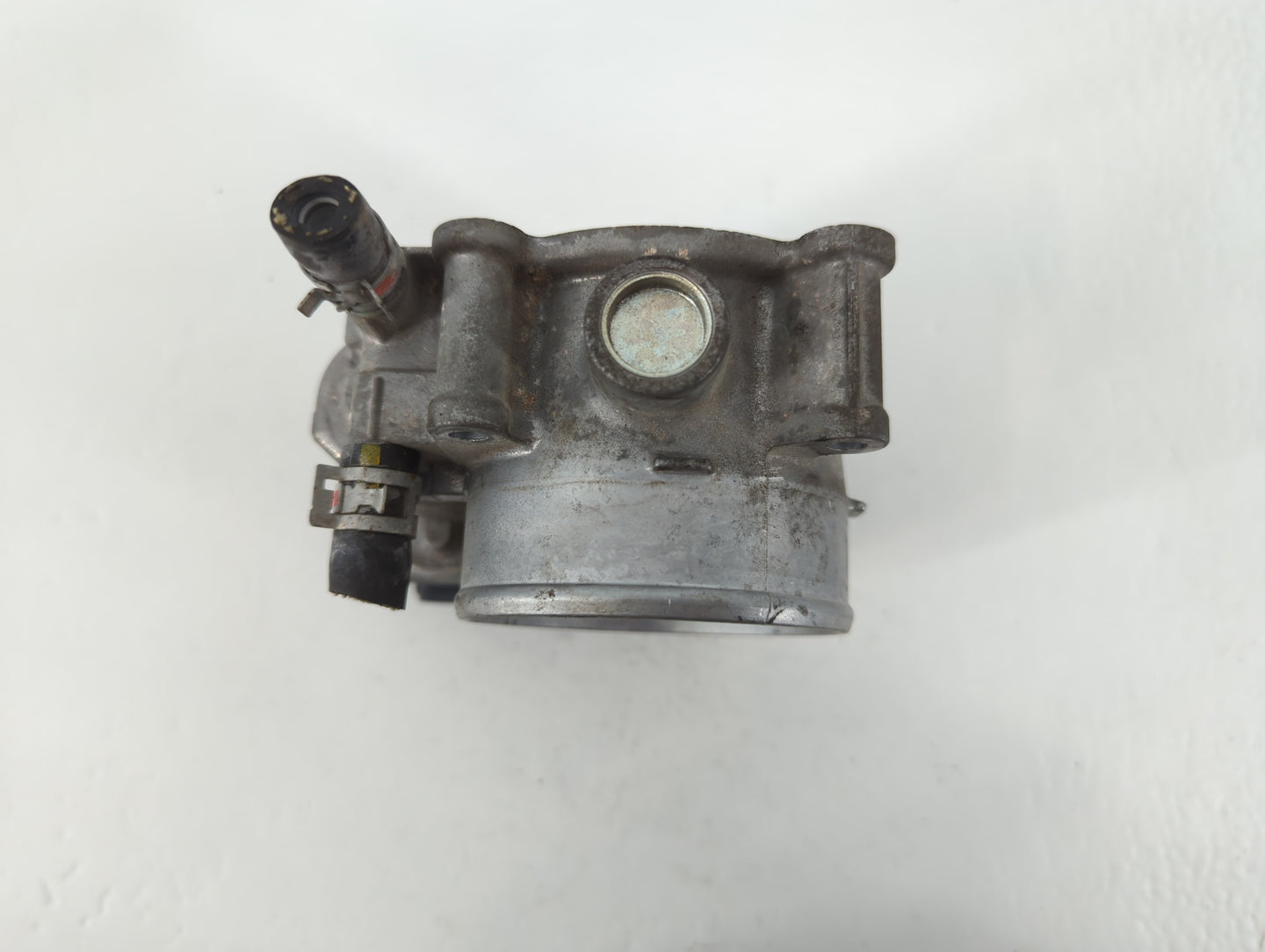 2016-2022 Toyota Tacoma Throttle Body P/N:22030-0P060 Fits Fits 2016 2017 2018 2019 2020 2021 2022 OEM Used Auto Parts - Oem