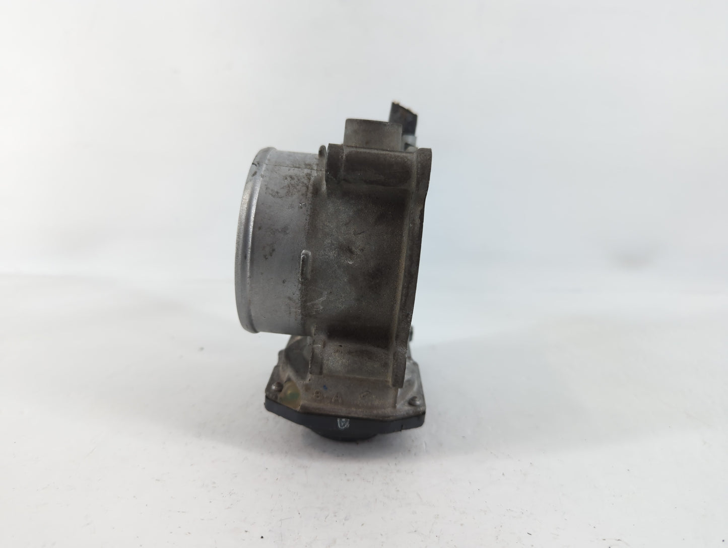 2016-2022 Toyota Tacoma Throttle Body P/N:22030-0P060 Fits Fits 2016 2017 2018 2019 2020 2021 2022 OEM Used Auto Parts - Oem