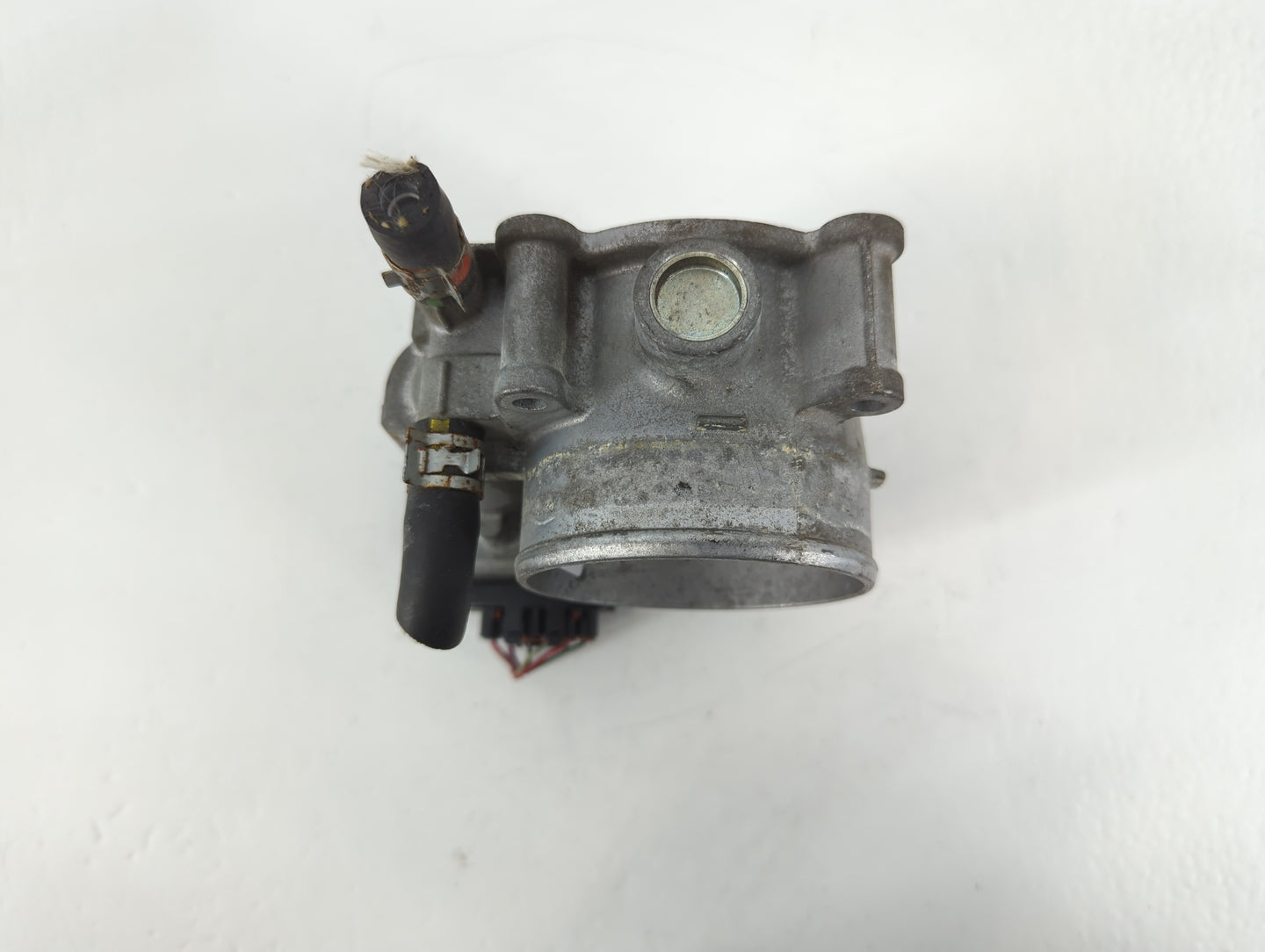 2016-2022 Toyota Tacoma Throttle Body P/N:22030-0P060 Fits Fits 2016 2017 2018 2019 2020 2021 2022 OEM Used Auto Parts - Oem