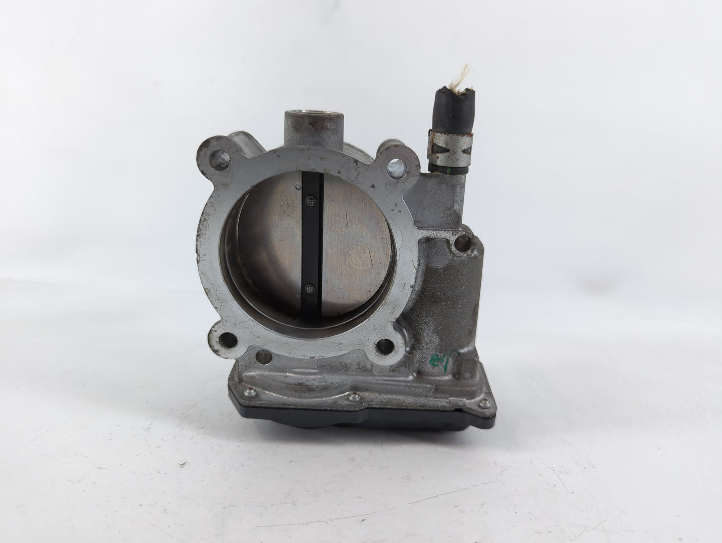 2016-2022 Toyota Tacoma Throttle Body P/N:22030-0P060 Fits Fits 2016 2017 2018 2019 2020 2021 2022 OEM Used Auto Parts - Oem