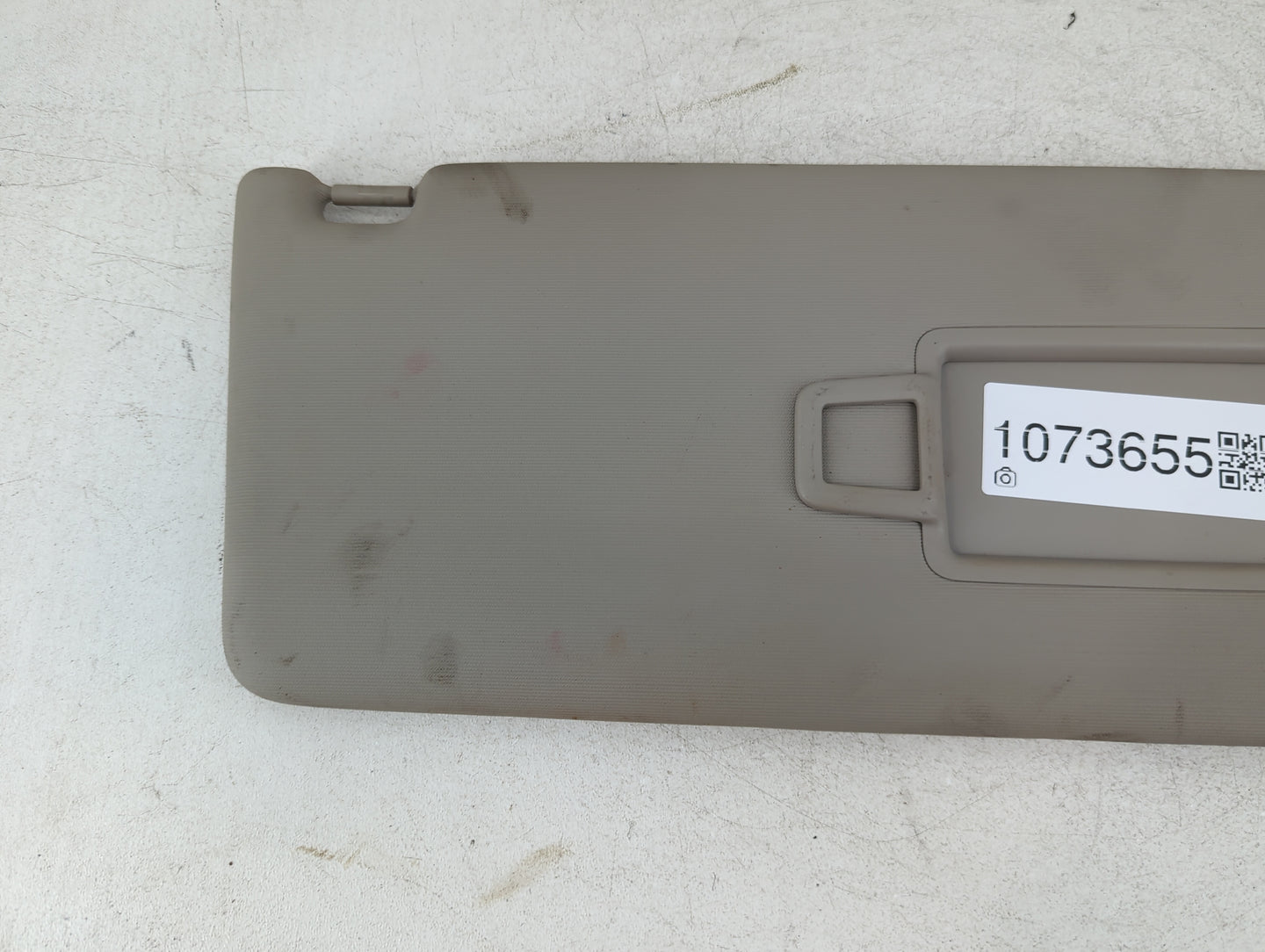 2020-2022 Volkswagen Atlas Sun Visor Shade Replacement Driver Left Mirror Fits Fits 2020 2021 2022 OEM Used Auto Parts - Oem