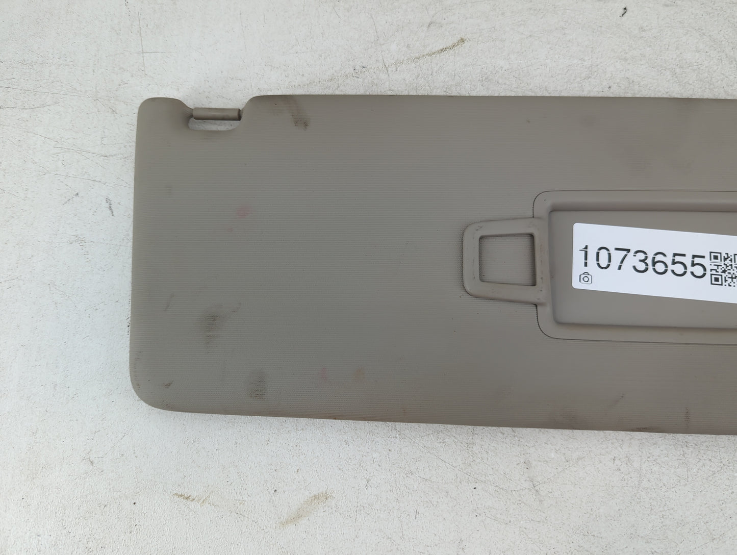 2020-2022 Volkswagen Atlas Sun Visor Shade Replacement Driver Left Mirror Fits Fits 2020 2021 2022 OEM Used Auto Parts - Oem