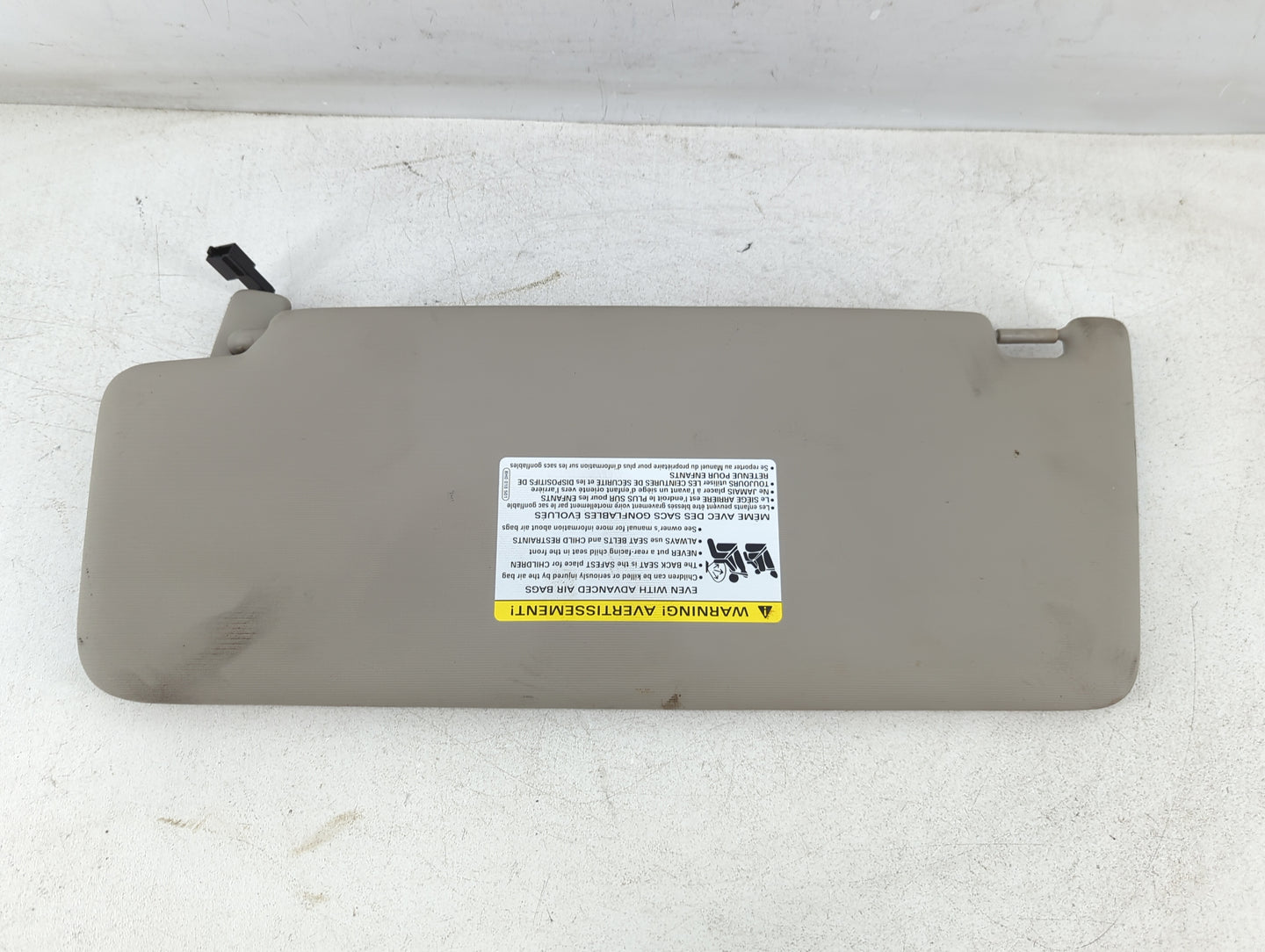 2020-2022 Volkswagen Atlas Sun Visor Shade Replacement Driver Left Mirror Fits Fits 2020 2021 2022 OEM Used Auto Parts - Oem