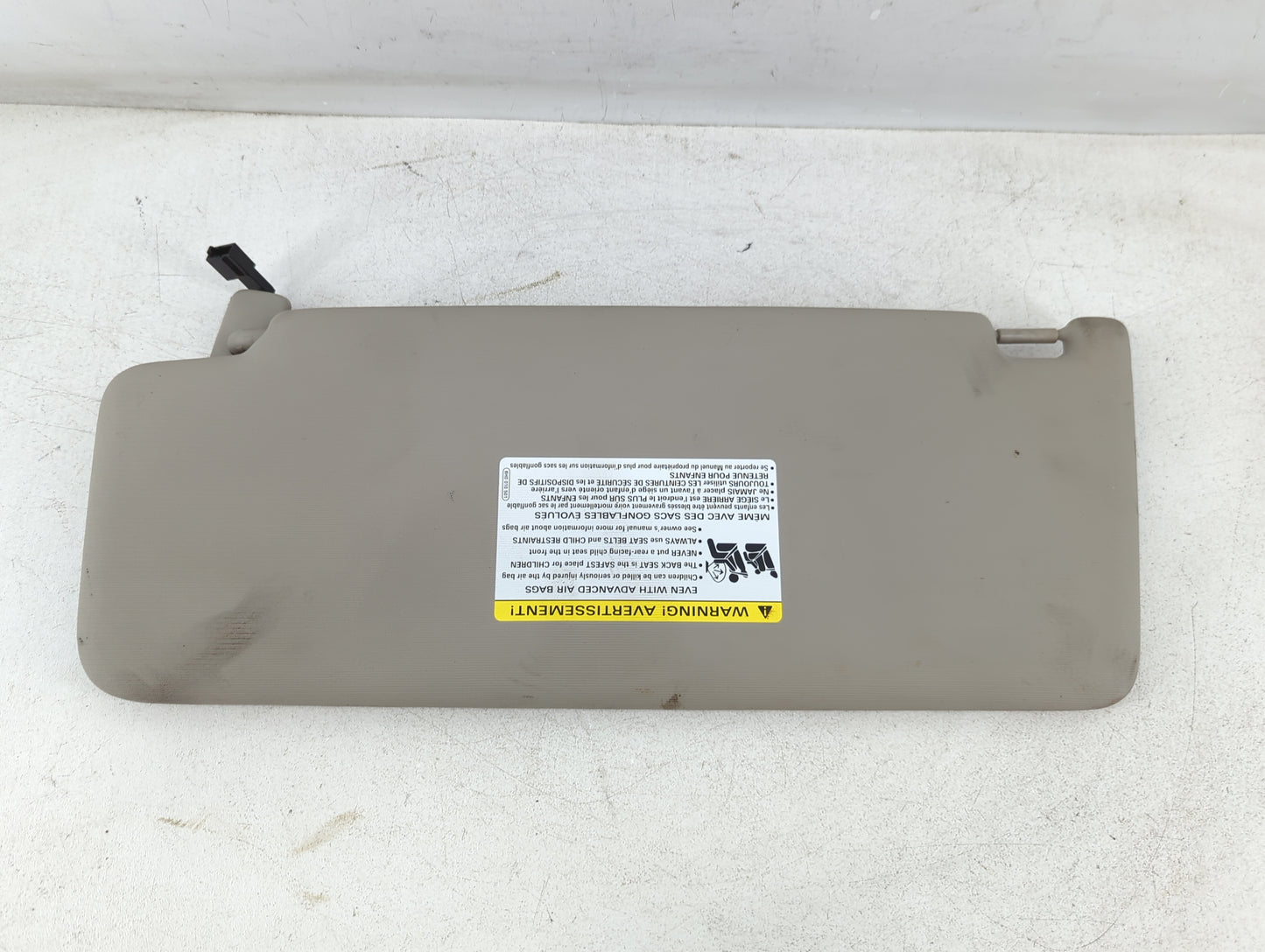 2020-2022 Volkswagen Atlas Sun Visor Shade Replacement Driver Left Mirror Fits Fits 2020 2021 2022 OEM Used Auto Parts - Oem