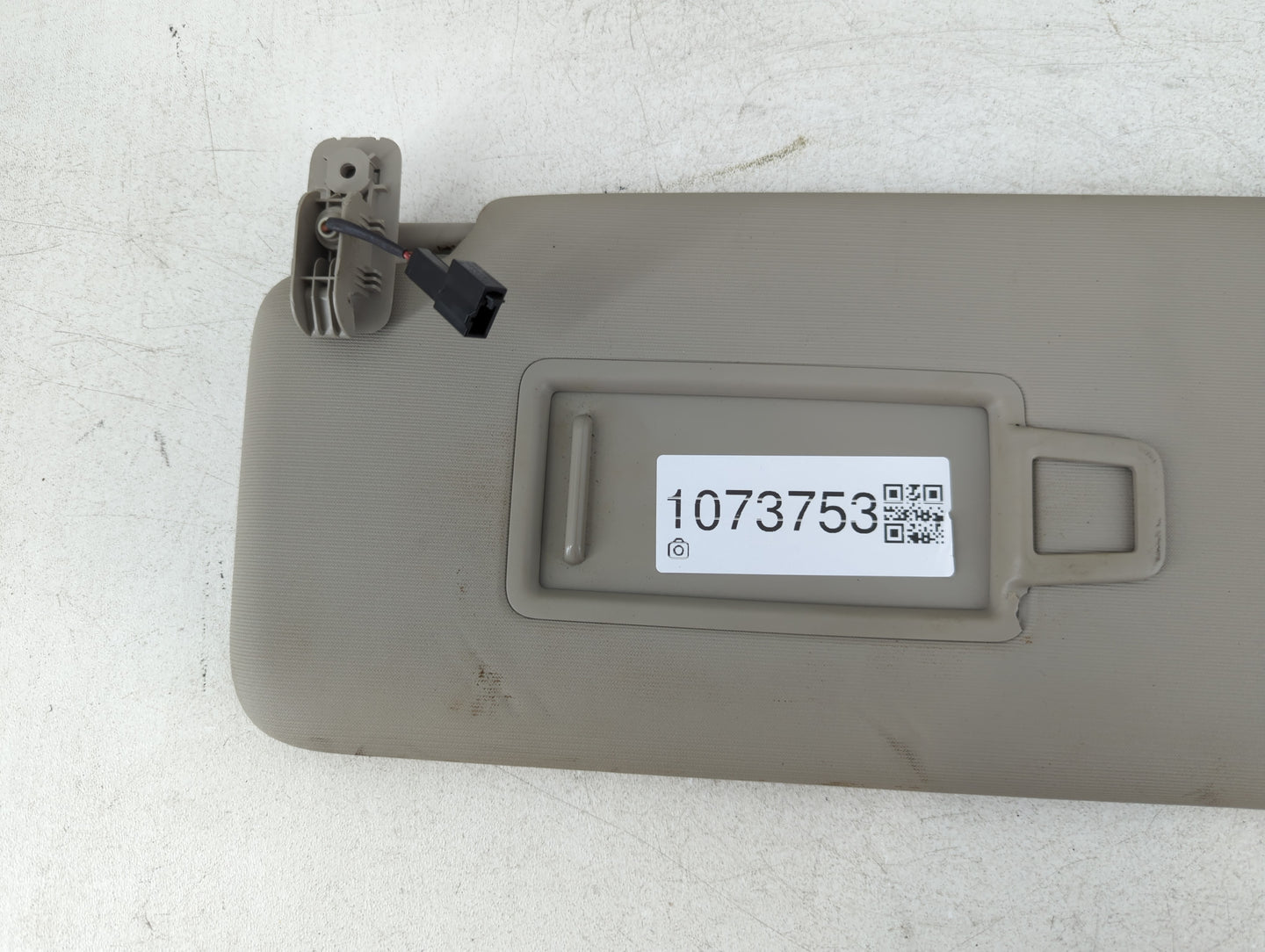 2018-2022 Volkswagen Atlas Sun Visor Shade Replacement Driver Left Mirror Fits Fits 2018 2019 2020 2021 2022 OEM Used Auto P