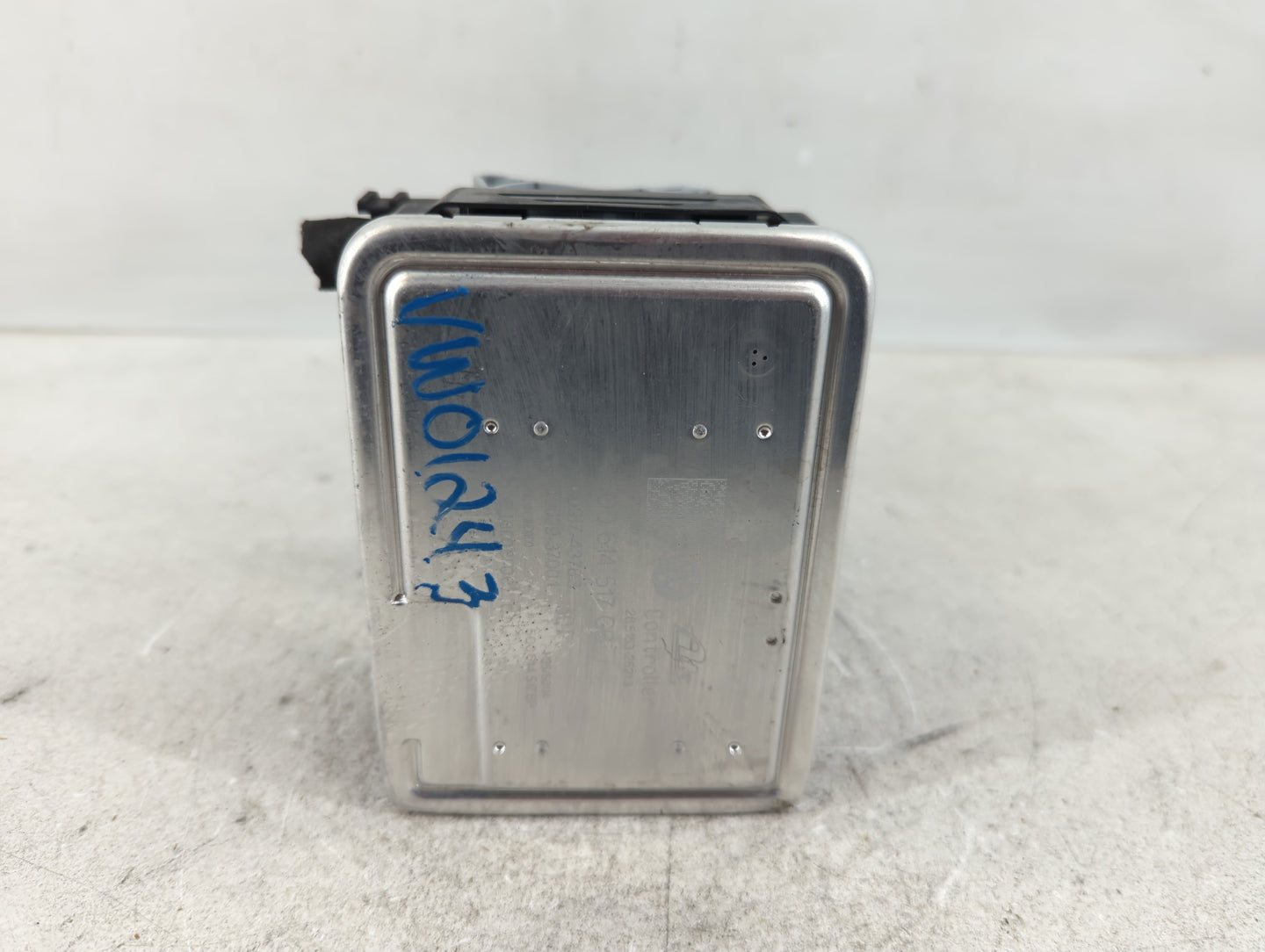 2021 Volkswagen Atlas ABS Pump Control Module Replacement P/N:5Q0 614 517 GB Fits Fits 2020 OEM Used Auto Parts - Oemusedaut