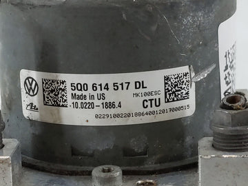 2021-2022 Volkswagen Atlas ABS Pump Control Module Replacement P/N:5Q0 614 517 DL Fits Fits 2021 2022 OEM Used Auto Parts