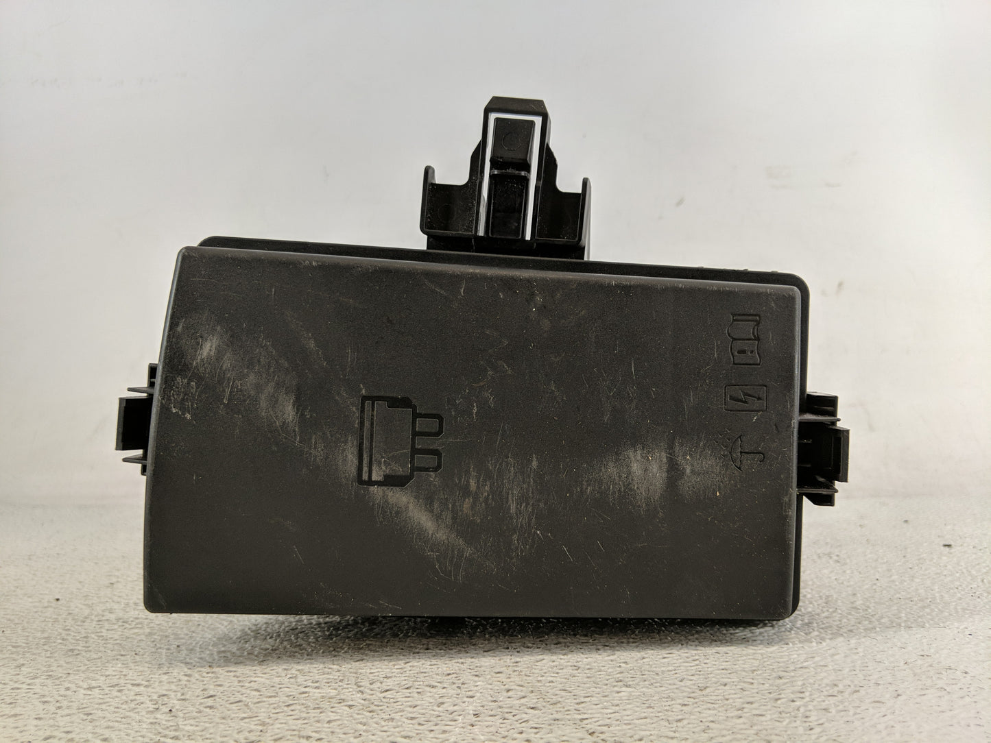 2020-2022 Volkswagen Atlas Fusebox Fuse Box Panel Relay Module P/N:5Q0 907 361 D Fits Fits 2020 2021 2022 OEM Used Auto Part