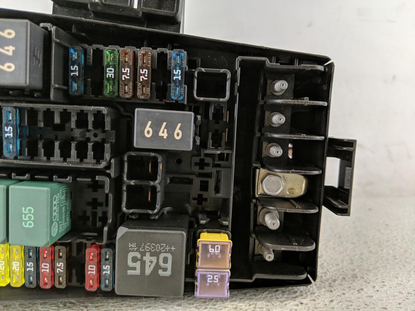 2020-2022 Volkswagen Atlas Fusebox Fuse Box Panel Relay Module P/N:5Q0 907 361 D Fits Fits 2020 2021 2022 OEM Used Auto Part