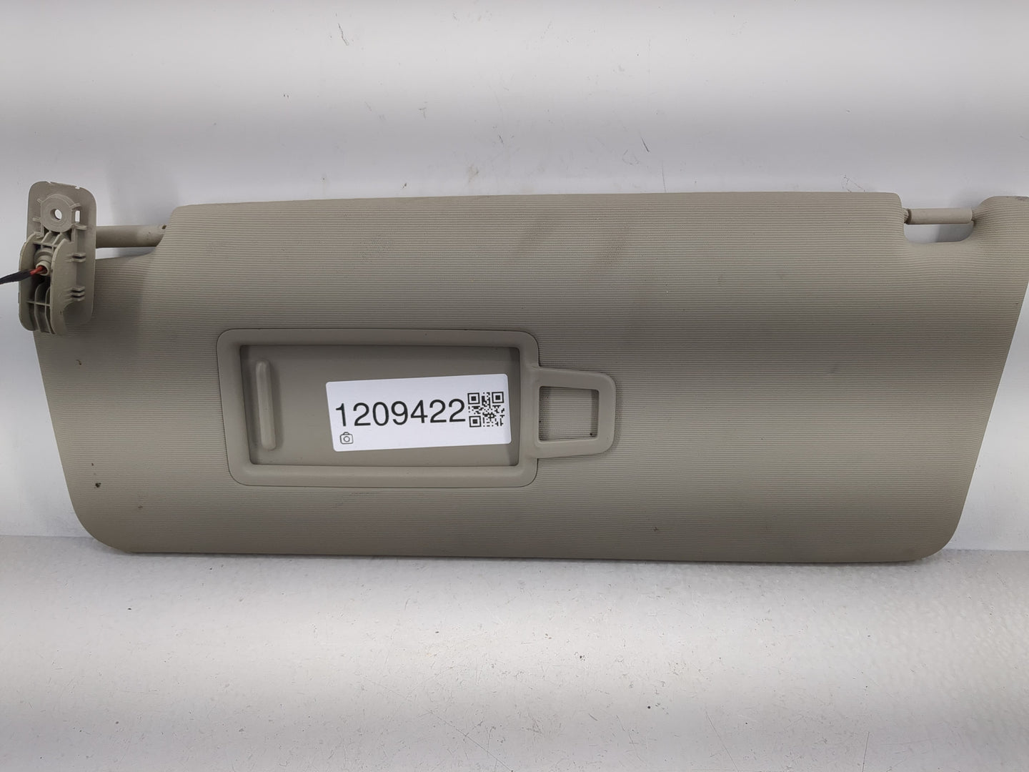 2018-2022 Volkswagen Atlas Sun Visor Shade Replacement Passenger Right Mirror Fits Fits 2018 2019 2020 2021 2022 OEM Used Au