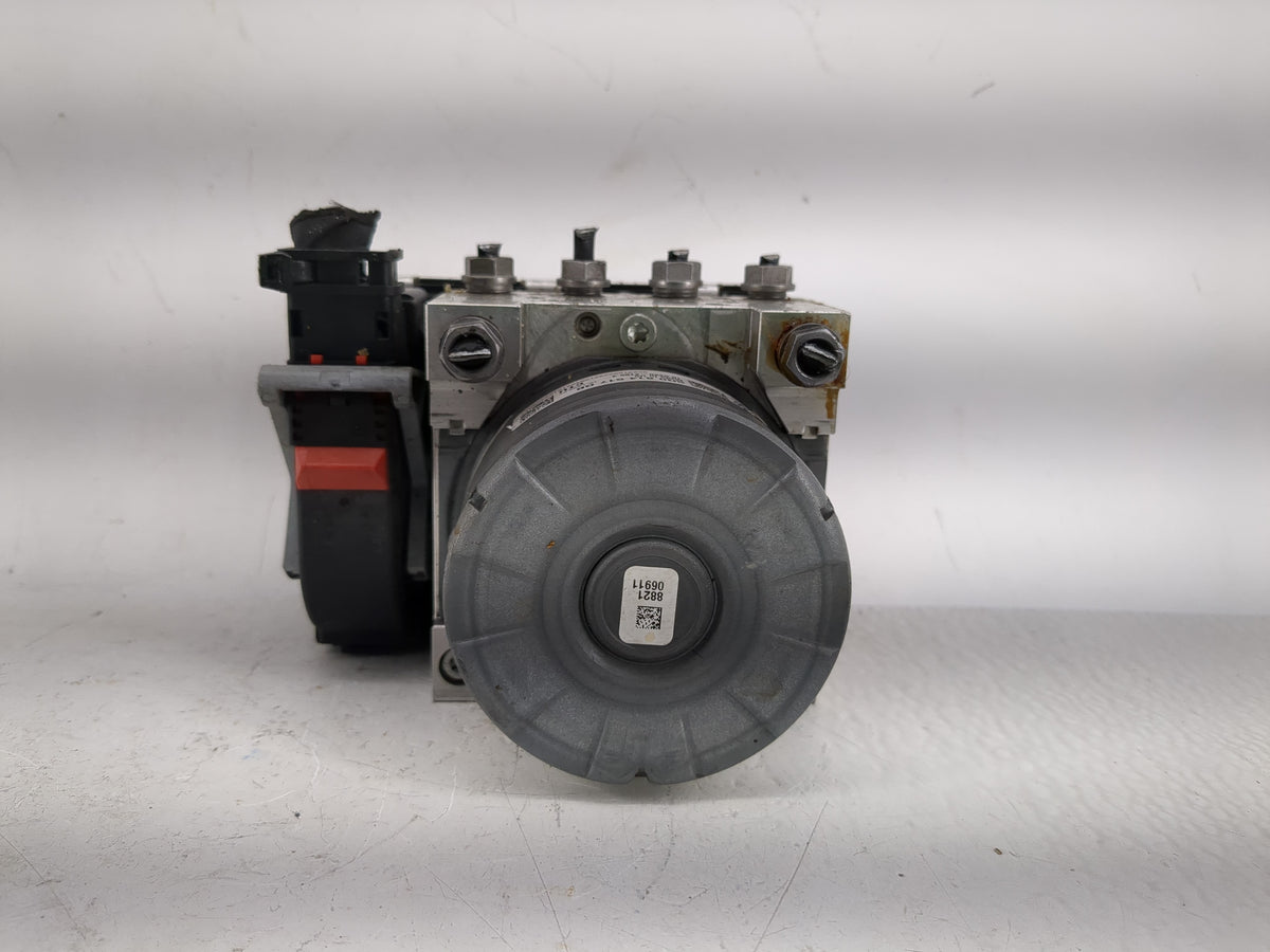 2021-2022 Volkswagen Atlas Anti-Lock Brake ABS Pump Module Actuator OEM P/N:500 614 517 GB Fits Fits 2021 2022 OEM Used Auto