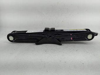 compare product 2021 Volkswagen Atlas Spare Scissor Car Jack