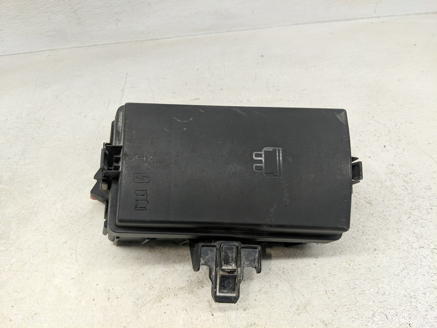 2020-2022 Volkswagen Atlas Fusebox Fuse Box Panel Relay Module Fits Fits 2020 2021 2022 OEM Used Auto Parts - Oemusedautopar