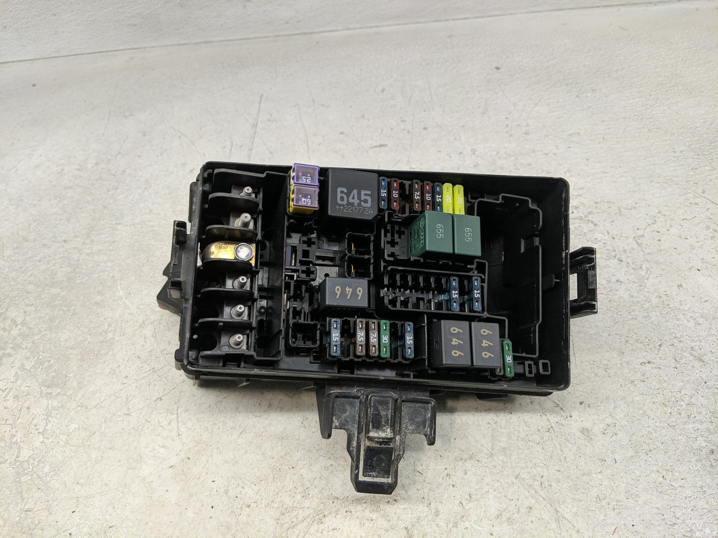 2020-2022 Volkswagen Atlas Fusebox Fuse Box Panel Relay Module Fits Fits 2020 2021 2022 OEM Used Auto Parts - Oemusedautopar
