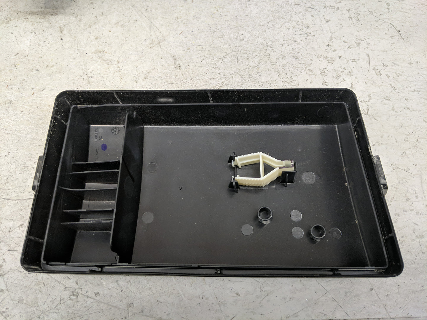2020-2022 Volkswagen Atlas Fusebox Fuse Box Panel Relay Module Fits Fits 2020 2021 2022 OEM Used Auto Parts - Oemusedautopar
