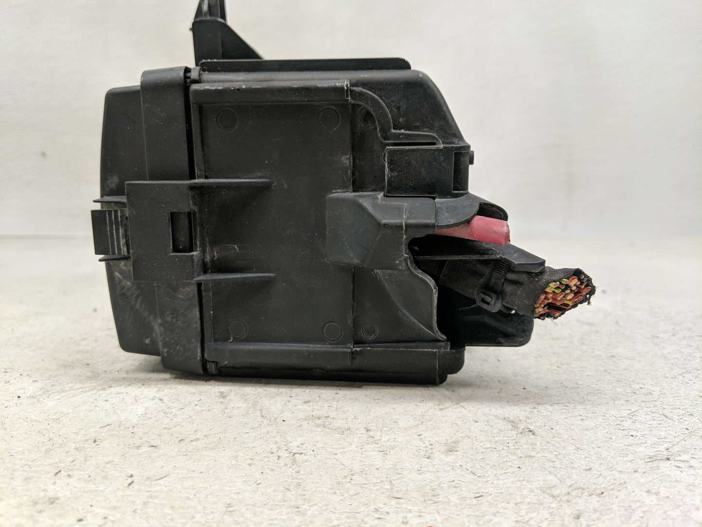 2020-2022 Volkswagen Atlas Fusebox Fuse Box Panel Relay Module Fits Fits 2020 2021 2022 OEM Used Auto Parts - Oemusedautopar