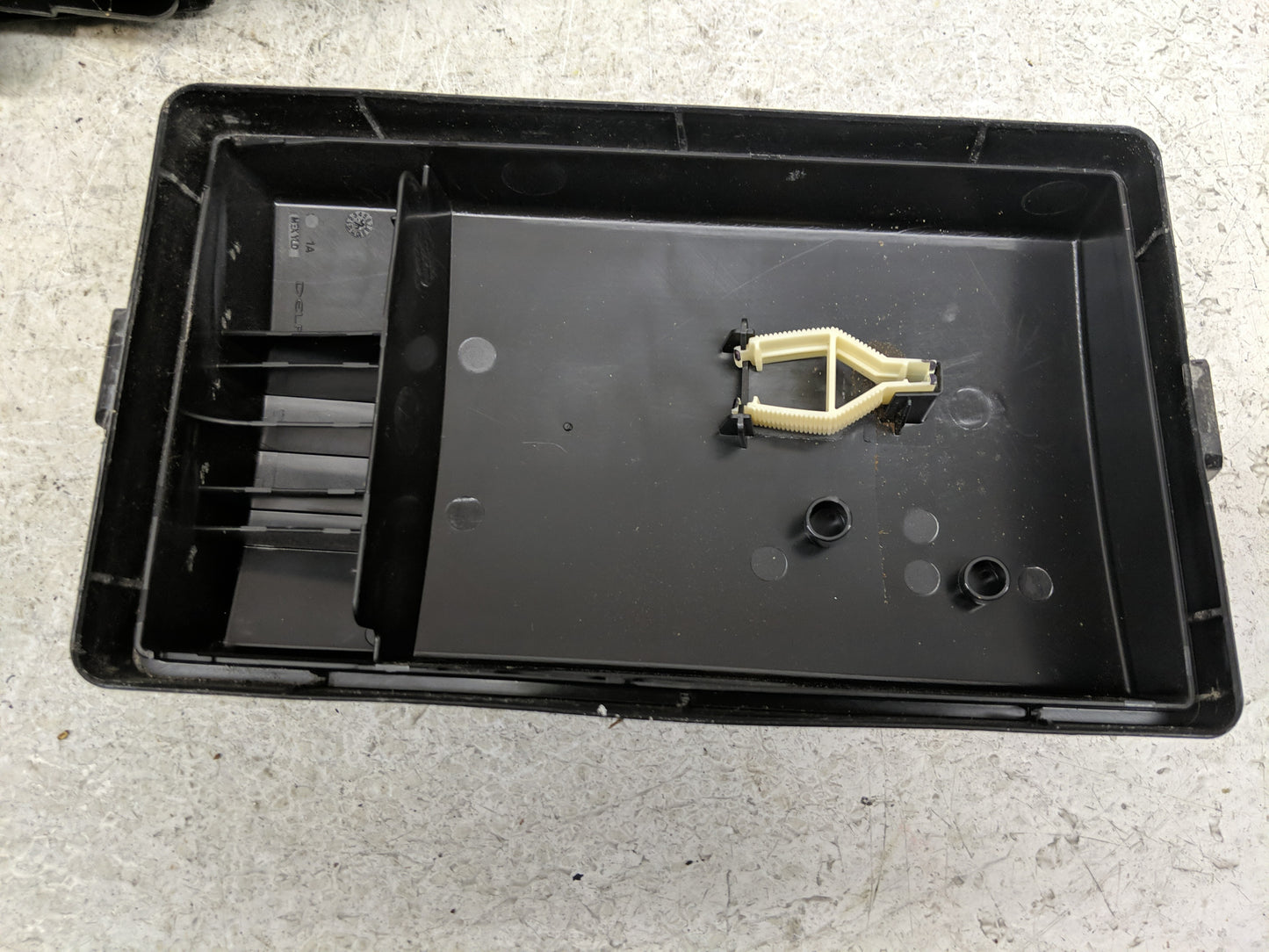 2020-2022 Volkswagen Atlas Fusebox Fuse Box Panel Relay Module Fits Fits 2020 2021 2022 OEM Used Auto Parts - Oemusedautopar