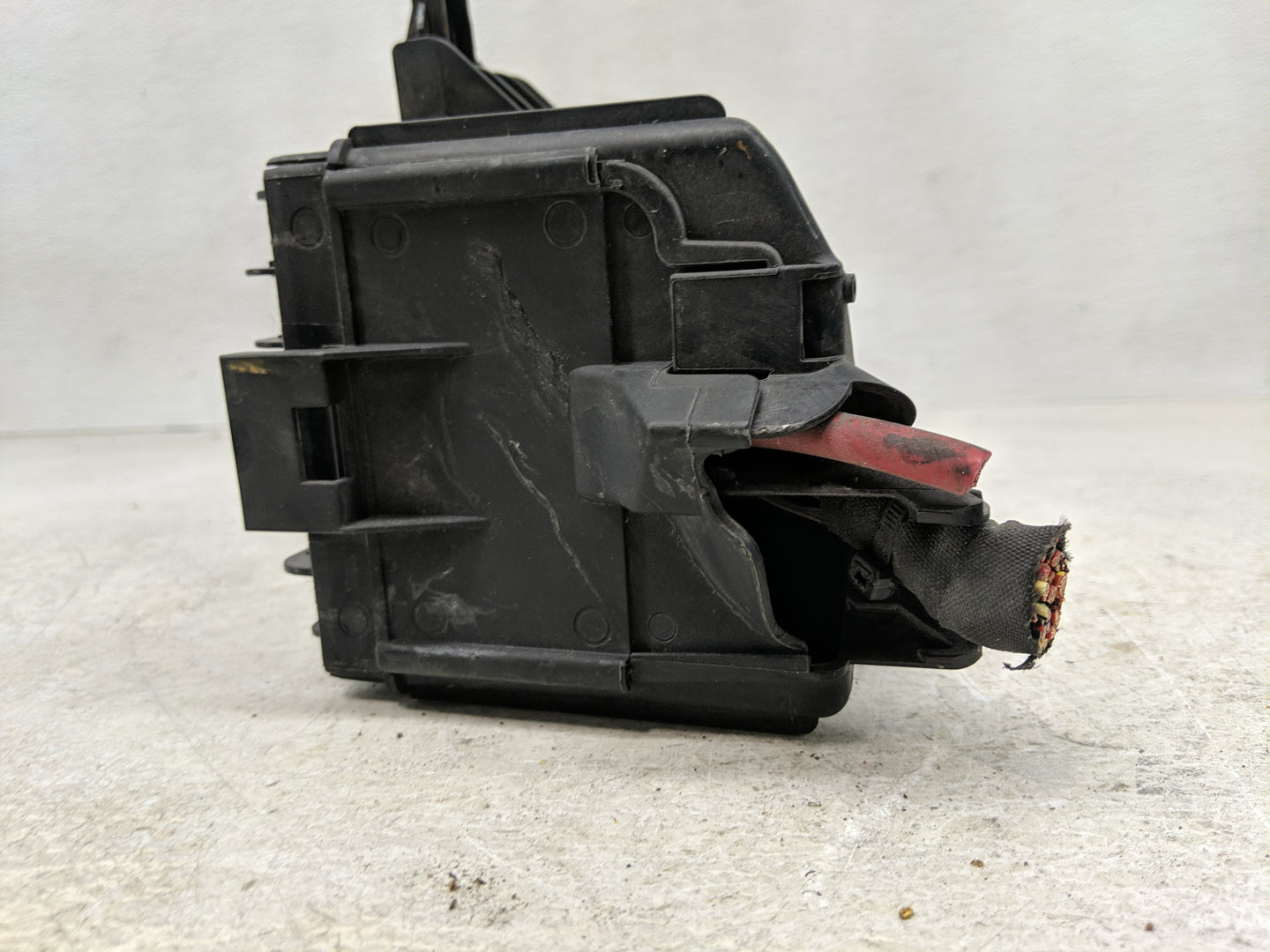 2020-2022 Volkswagen Atlas Fusebox Fuse Box Panel Relay Module Fits Fits 2020 2021 2022 OEM Used Auto Parts - Oemusedautopar