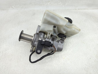compare product Volkswagen Atlas Brake Master Cylinder