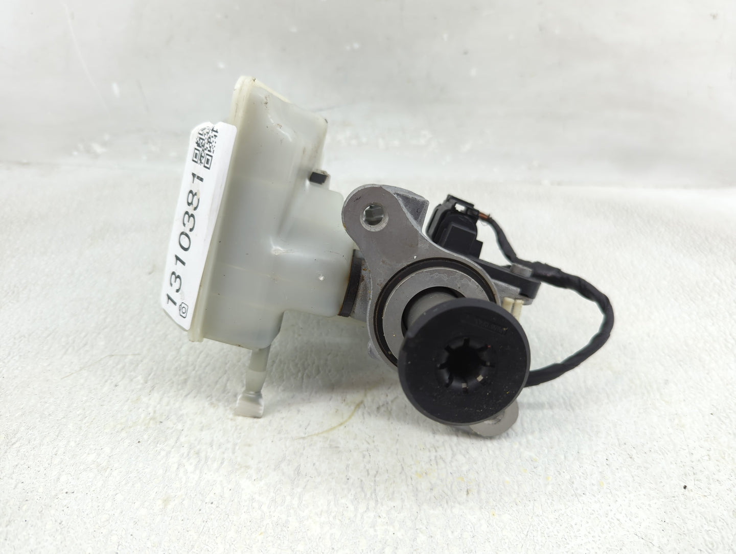 Volkswagen Atlas Brake Master Cylinder - Oemusedautoparts1.com