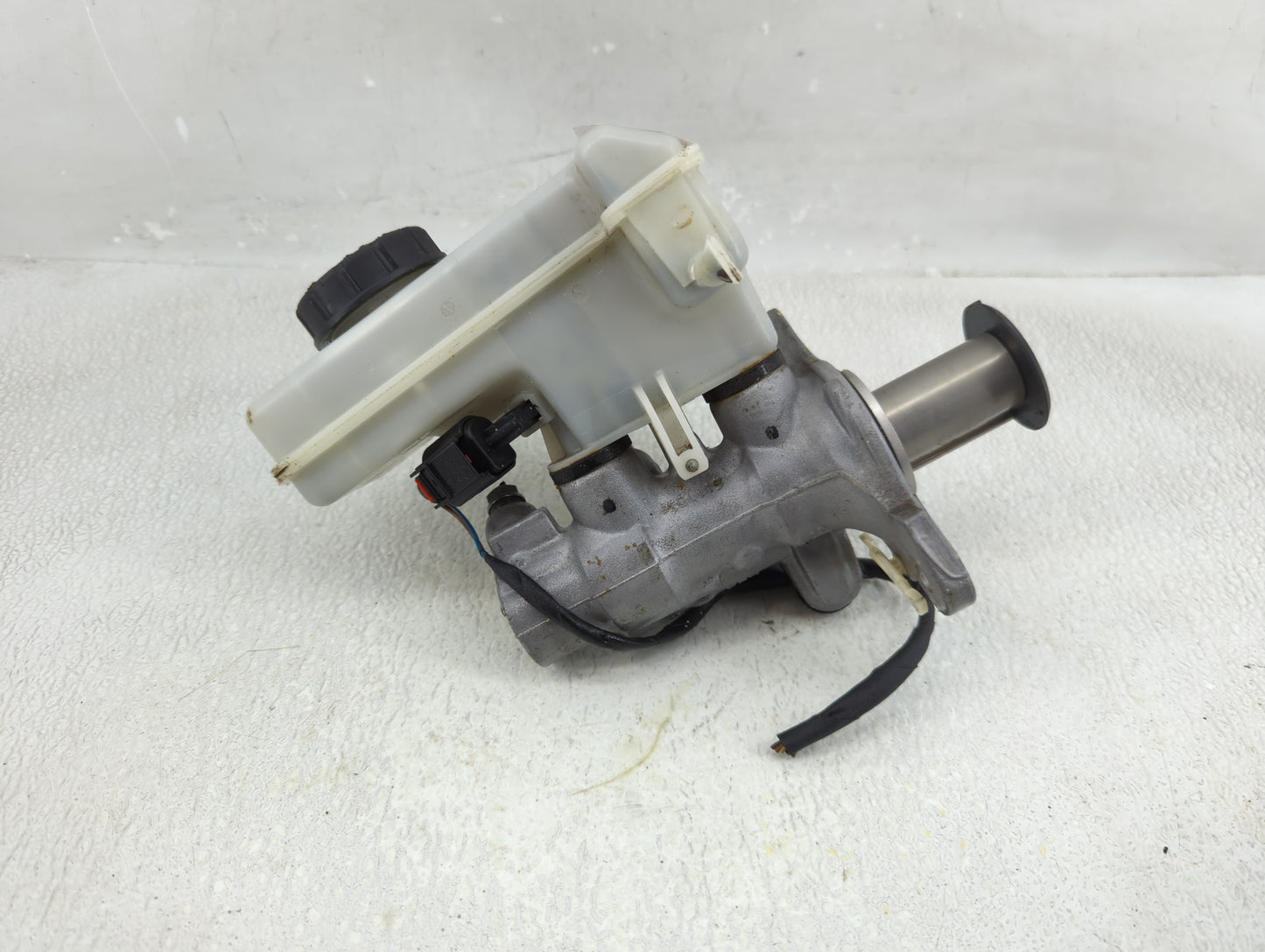 Volkswagen Atlas Brake Master Cylinder - Oemusedautoparts1.com