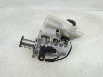 compare product Volkswagen Atlas Brake Master Cylinder