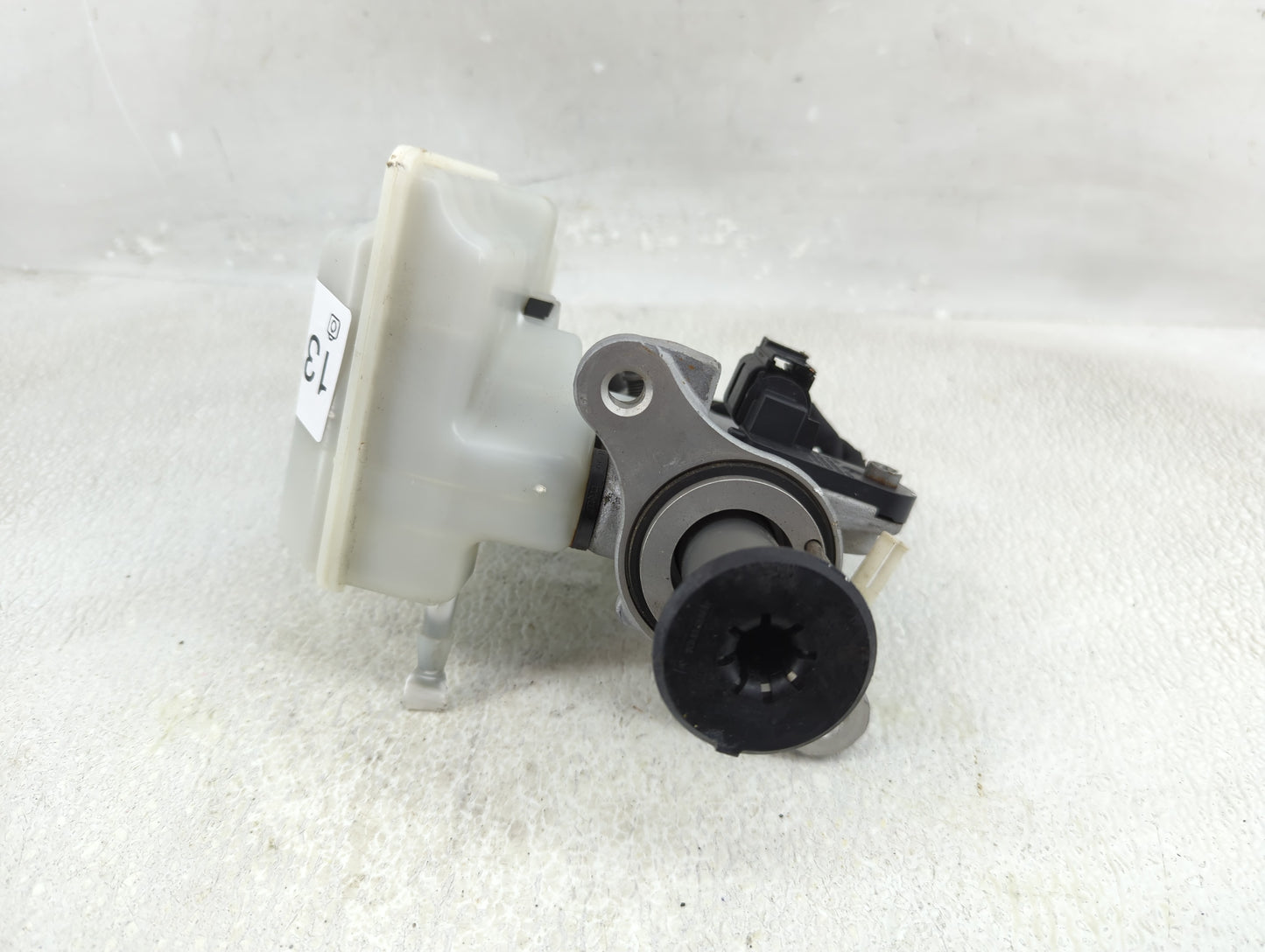 Volkswagen Atlas Brake Master Cylinder - Oemusedautoparts1.com