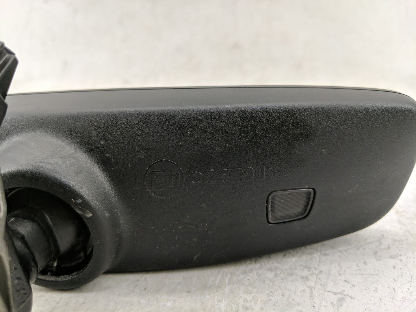 2020-2022 Volkswagen Atlas Interior Rear View Mirror Replacement OEM Fits Fits 2020 2021 2022 OEM Used Auto Parts - Oemuseda