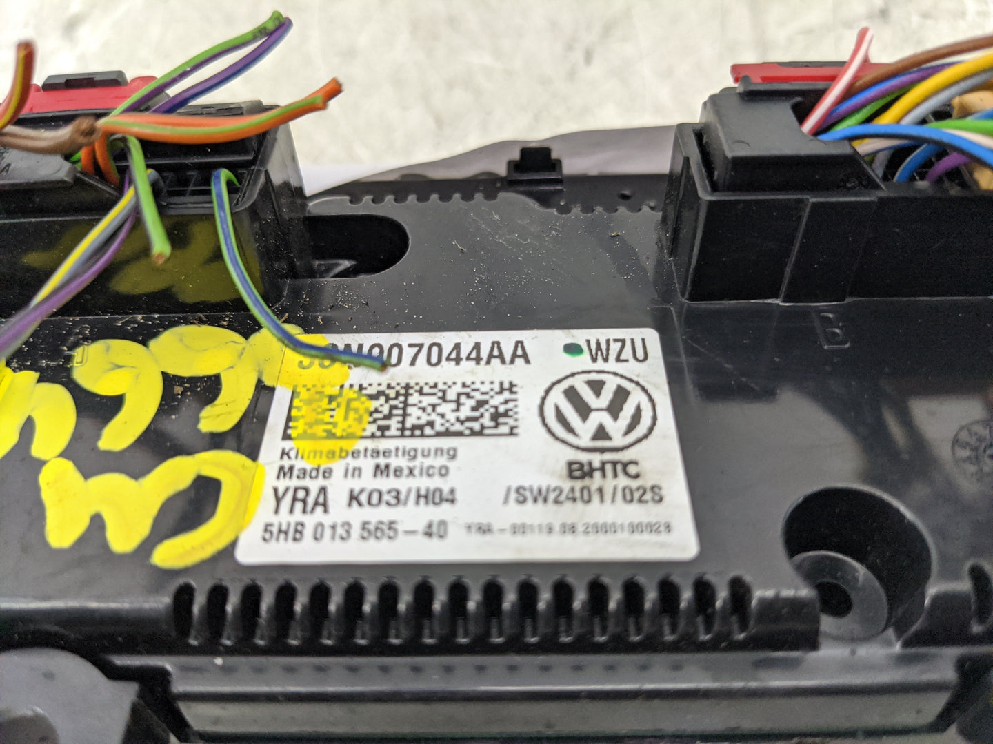 2021 Volkswagen Atlas Climate Control Module Temperature AC/Heater Replacement P/N:3CN907044AA Fits OEM Used Auto Parts - Oe