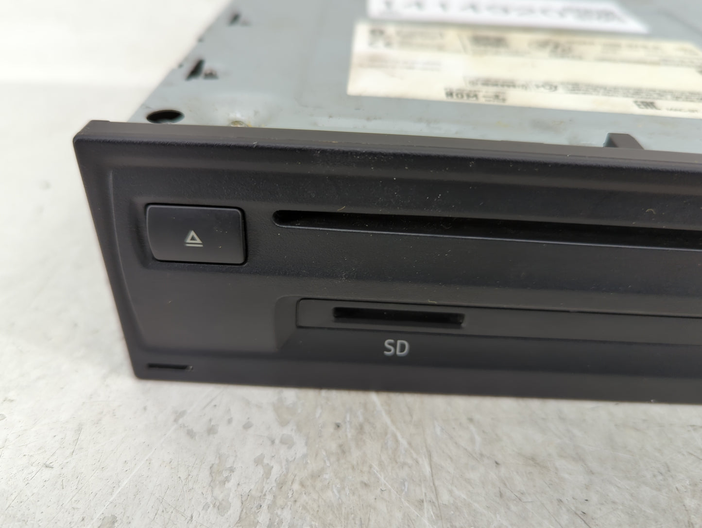 2020-2022 Volkswagen Atlas Radio AM FM Cd Player Receiver Replacement P/N:2GM 035 878 A Fits Fits 2020 2021 2022 OEM Used Au