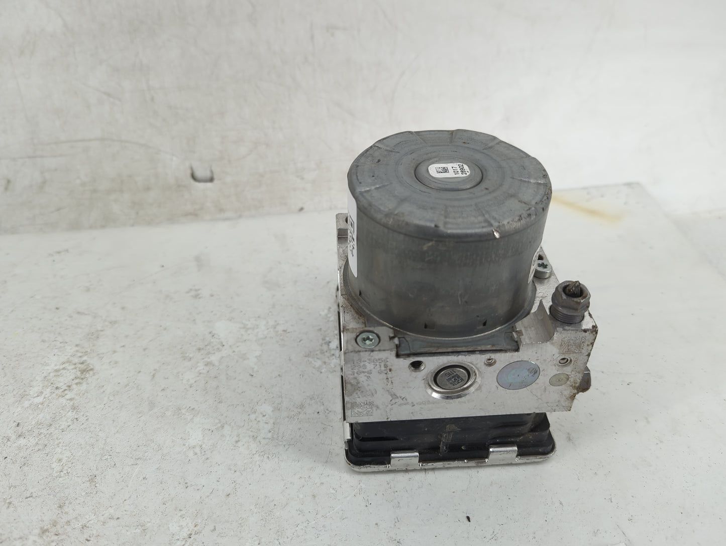 2021 Volkswagen Atlas ABS Pump Control Module Replacement P/N:5G0 614 517 GB Fits Fits 2020 OEM Used Auto Parts - Oemusedaut