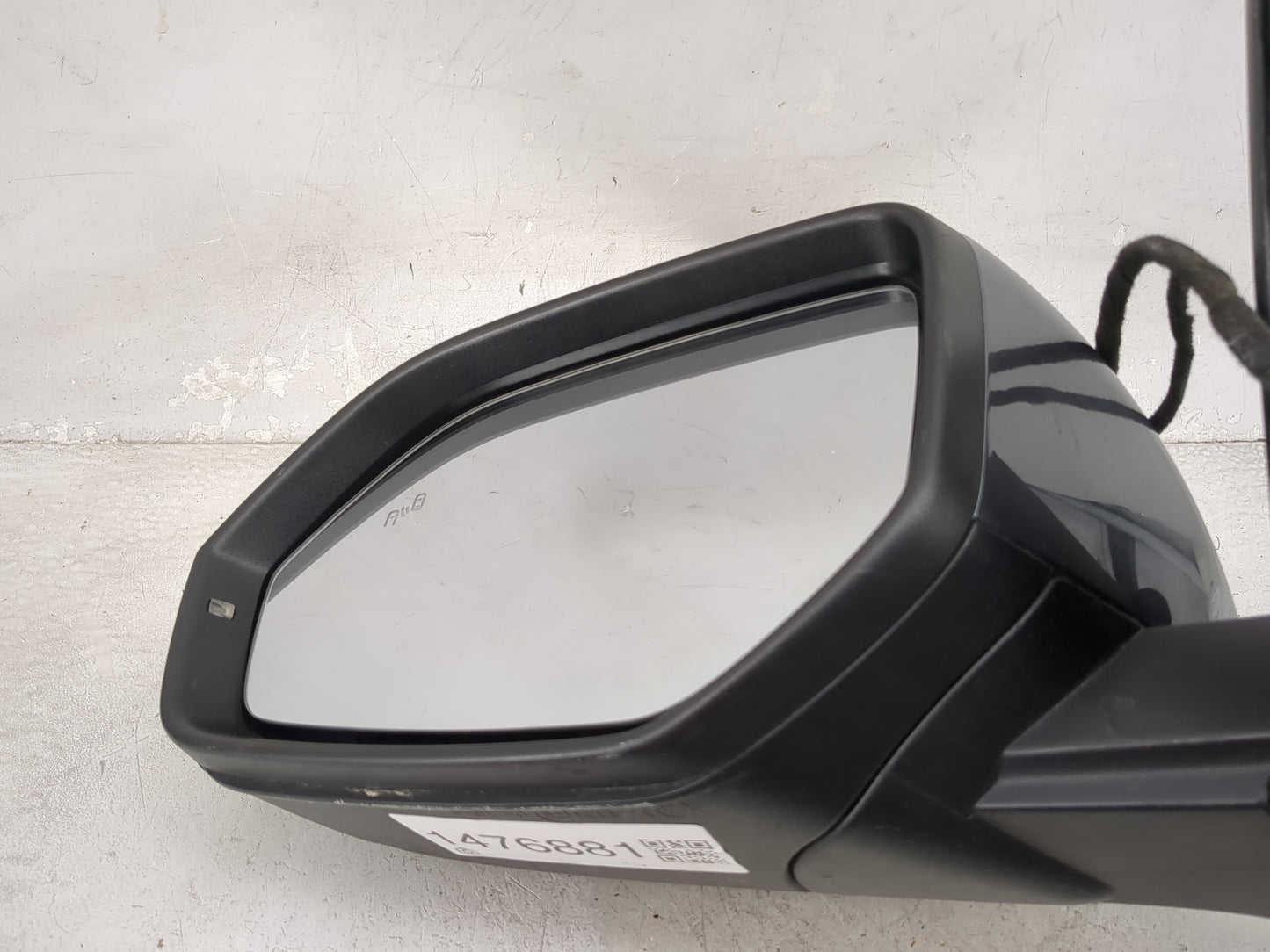 2021 Volkswagen Atlas Driver Side View Mirror - Left Door Mirror OEM Used - Oemusedautoparts1.com