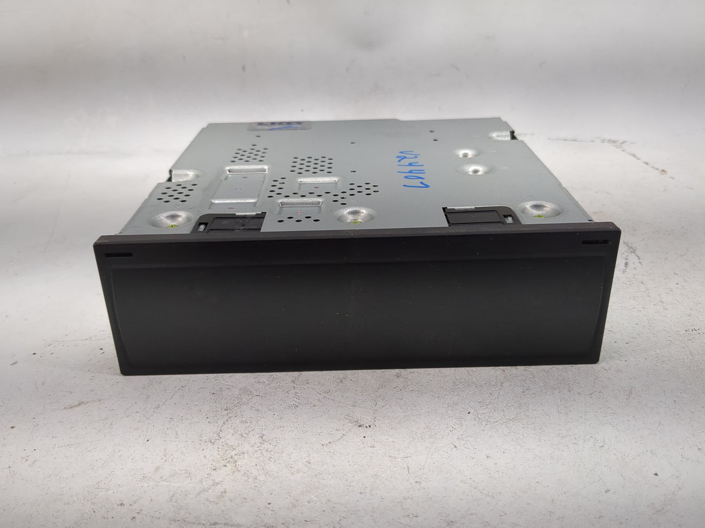 2021 Volkswagen Atlas Radio AM FM Cd Player Receiver Replacement P/N:3G5035842B 3G5035842 Fits OEM Used Auto Parts - Oemused