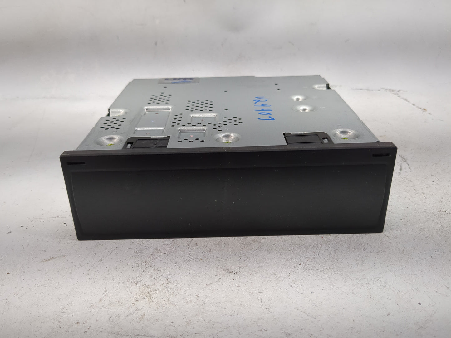 2021 Volkswagen Atlas Radio AM FM Cd Player Receiver Replacement P/N:3G5035842B 3G5035842 Fits OEM Used Auto Parts - Oemused