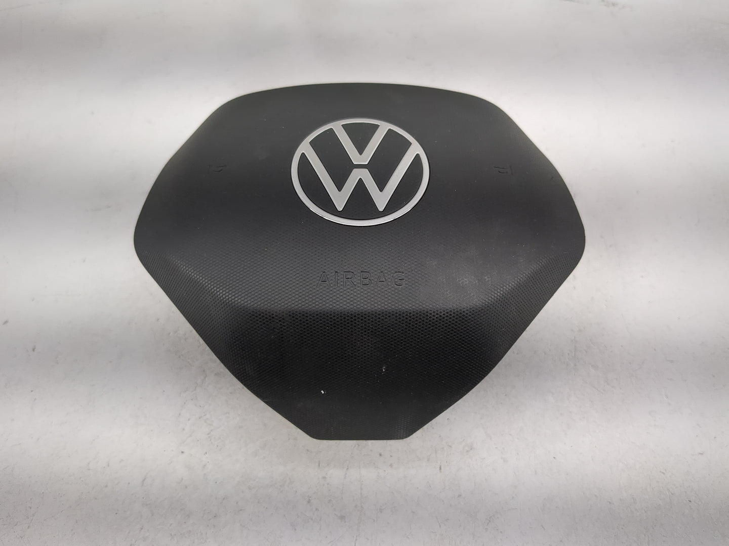 2021 Volkswagen Atlas Air Bag Driver Left Steering Wheel Mounted - Oemusedautoparts1.com