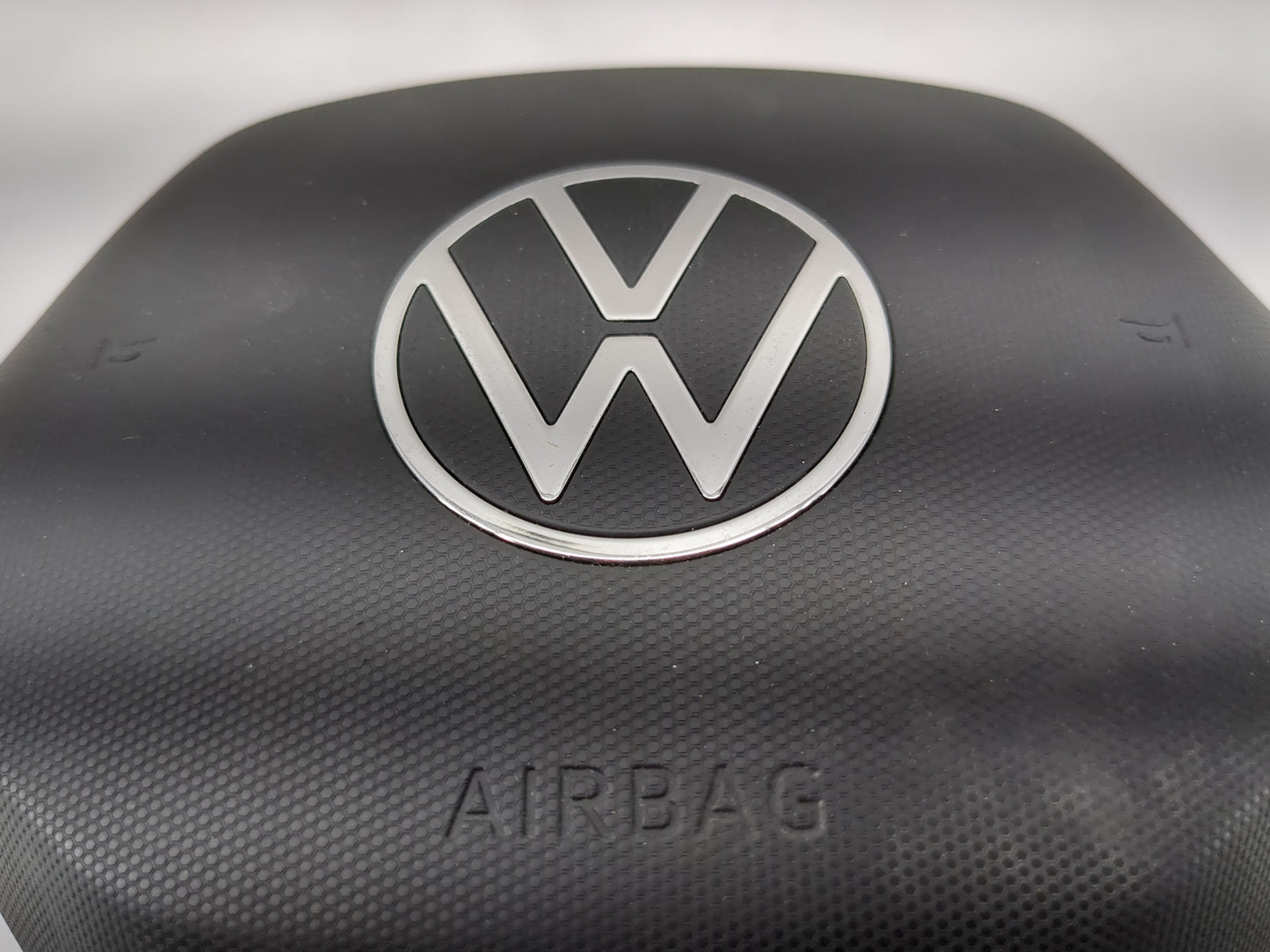 2021 Volkswagen Atlas Air Bag Driver Left Steering Wheel Mounted - Oemusedautoparts1.com