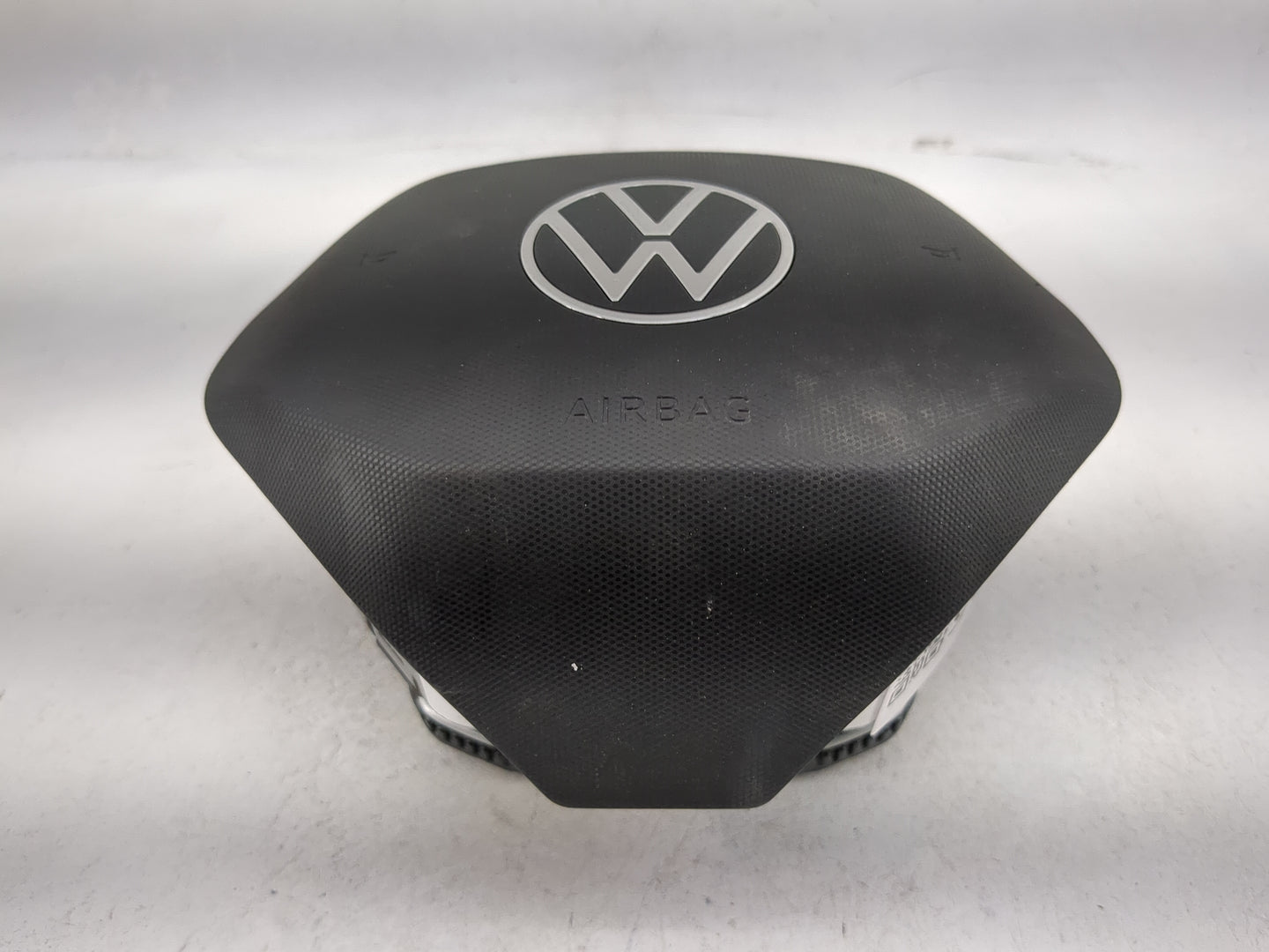 2021 Volkswagen Atlas Air Bag Driver Left Steering Wheel Mounted - Oemusedautoparts1.com
