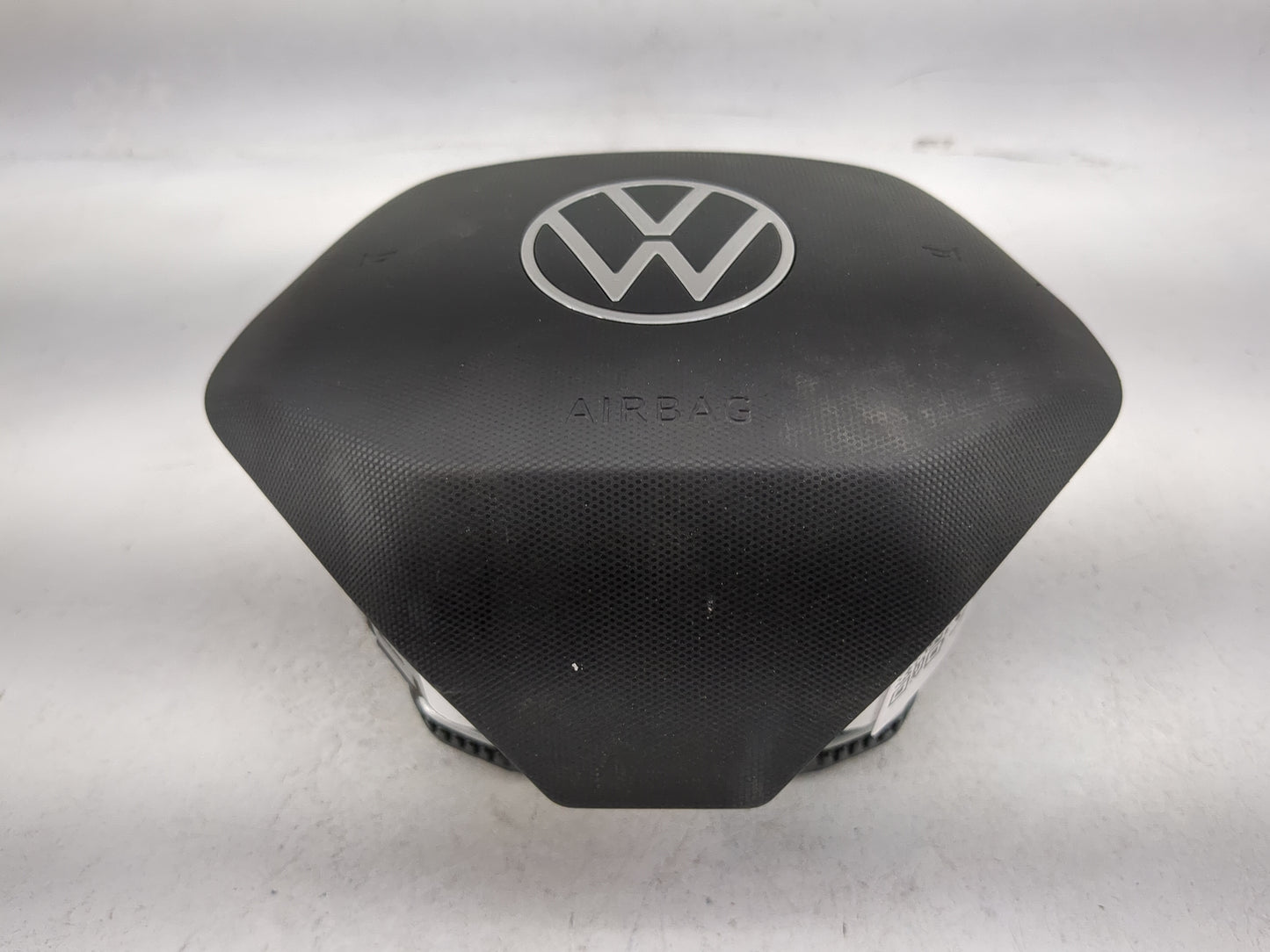 2021 Volkswagen Atlas Air Bag Driver Left Steering Wheel Mounted - Oemusedautoparts1.com