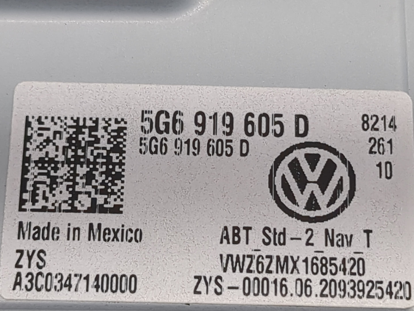 Volkswagen Atlas Information Display Screen 1483508 - Oemusedautoparts1.com