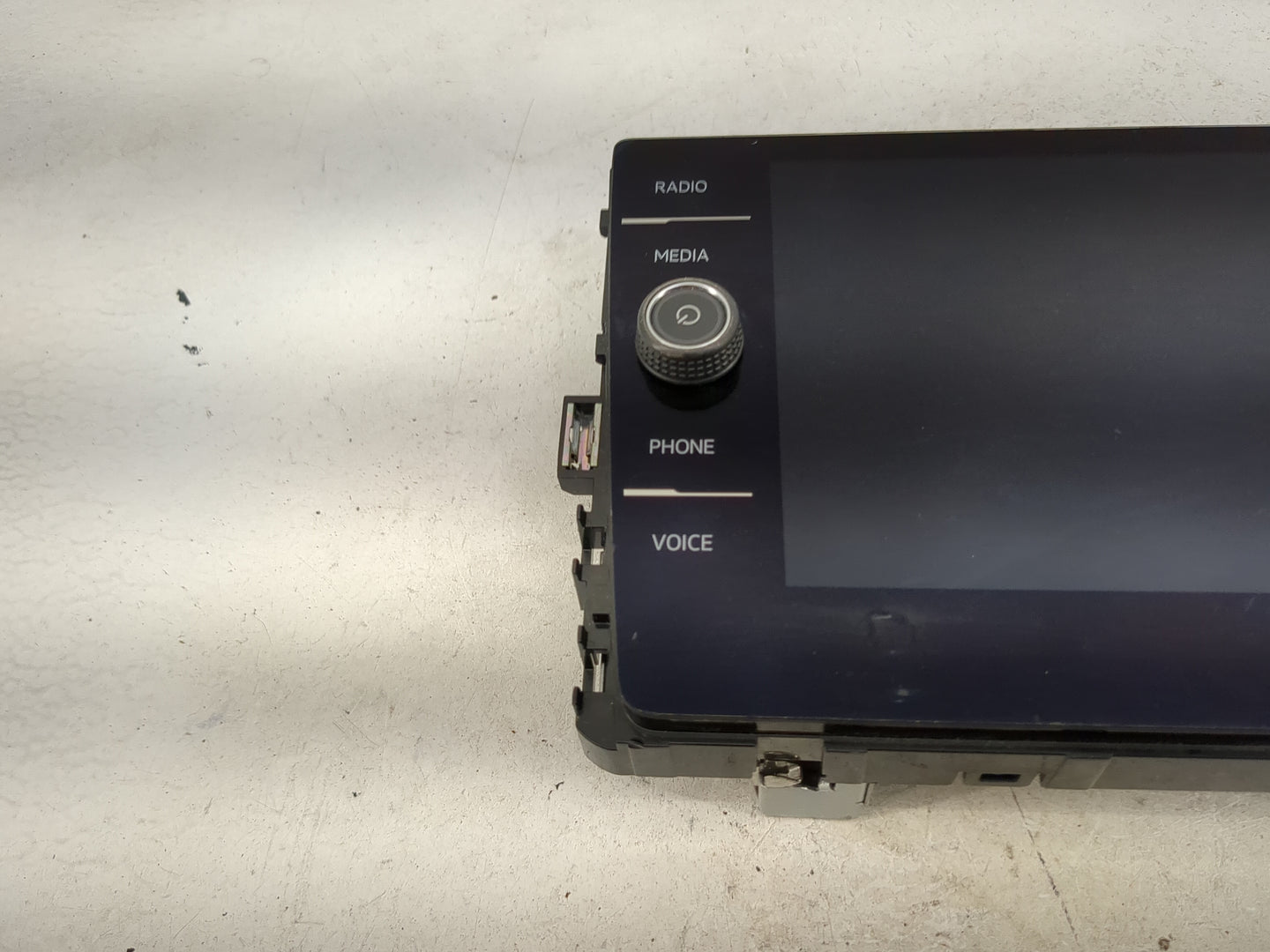 2018-2022 Volkswagen Atlas Information Display Screen 1483615 - Oemusedautoparts1.com
